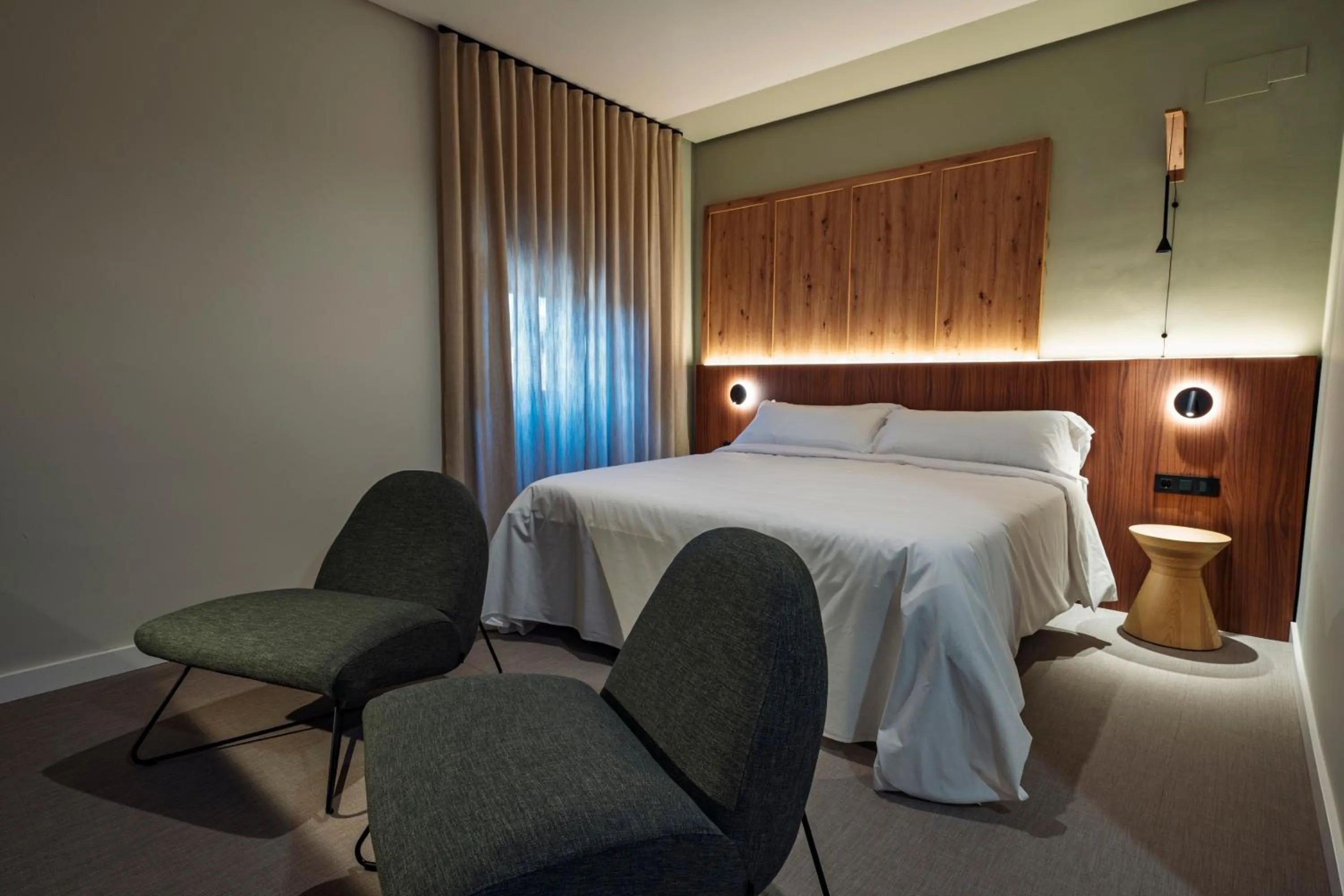 Bedroom, Bed in Hotel Valle del Ambroz