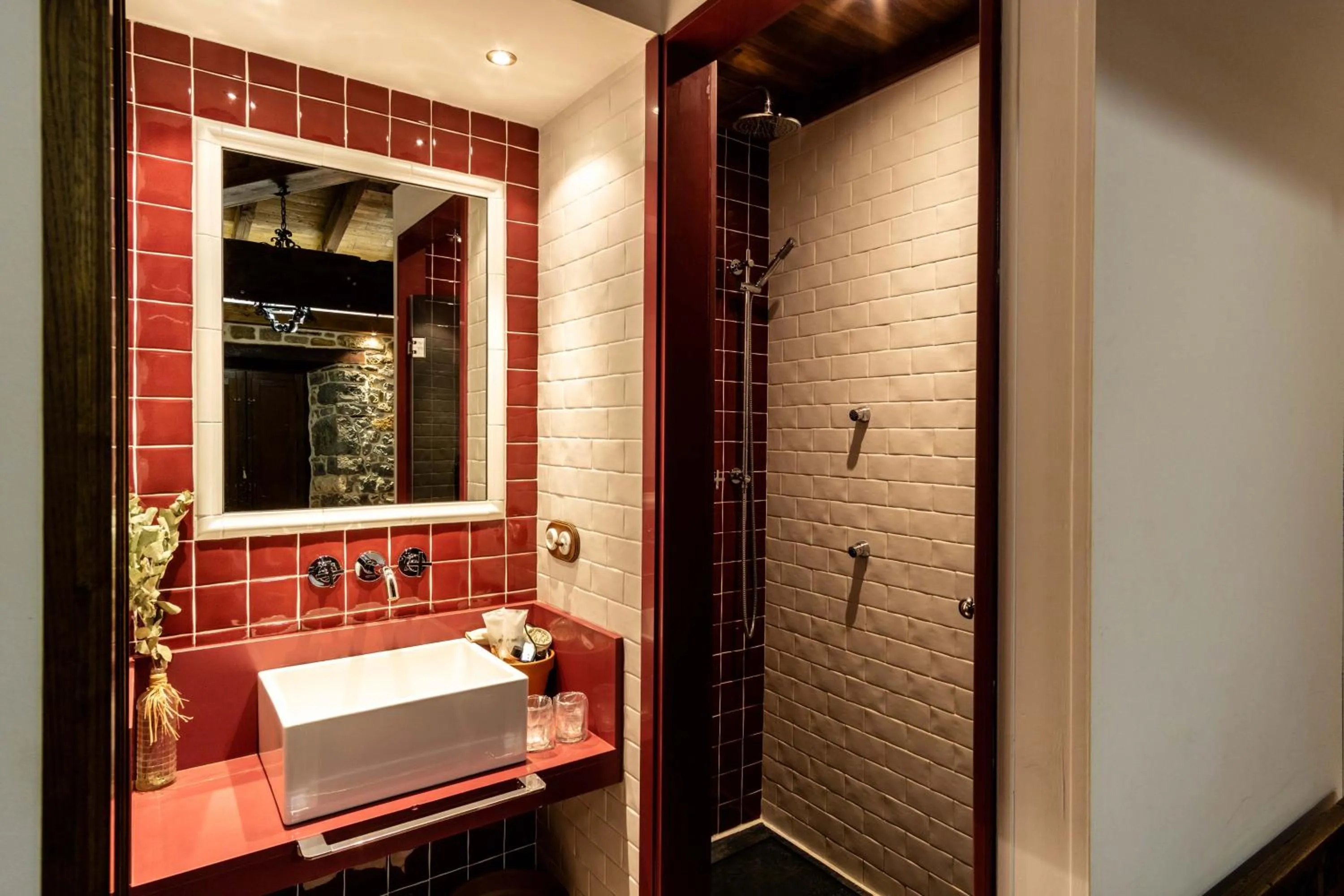 Shower in Casona de El Castañíu