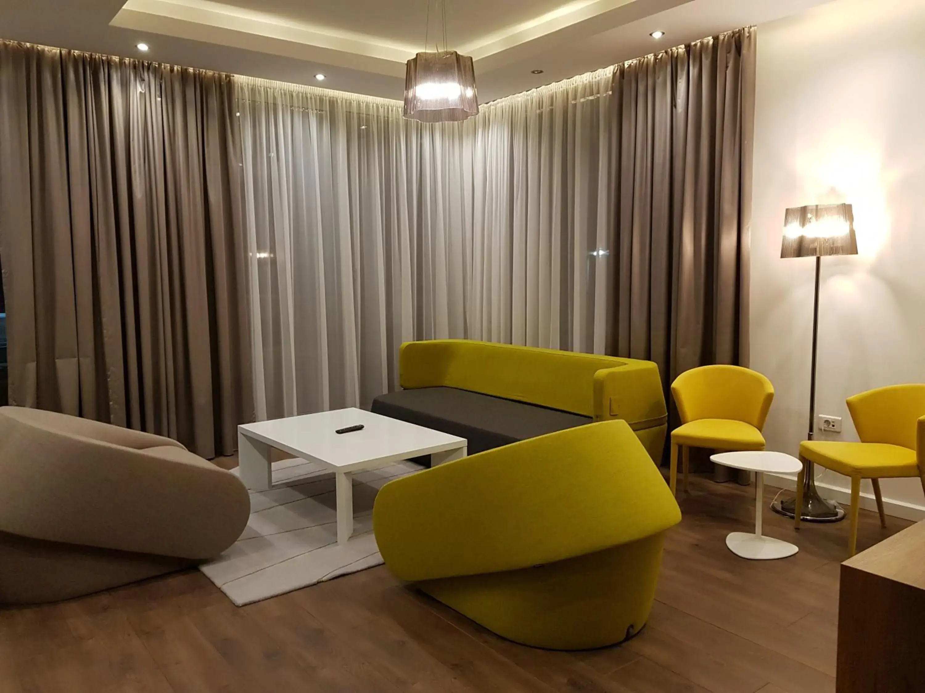 Executive Suite in Perla Luxury Executive Suite in Perla Luxury