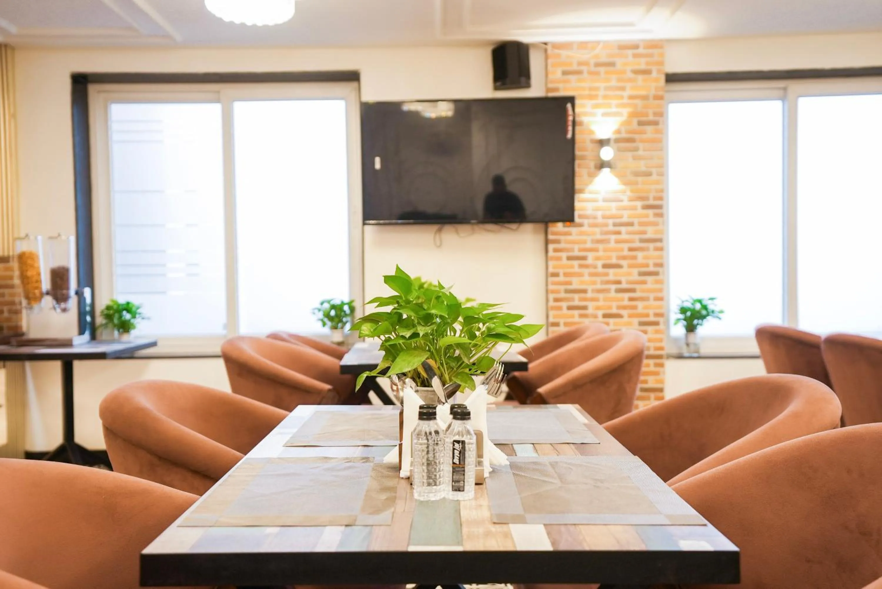 Restaurant/places to eat in The Riverstone Inn