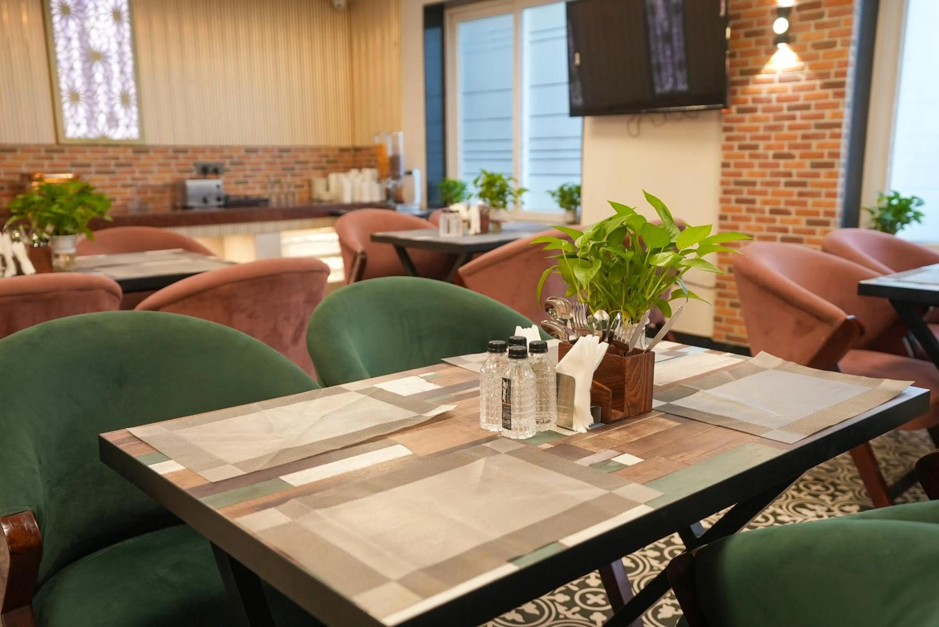 Restaurant/places to eat in The Riverstone Inn