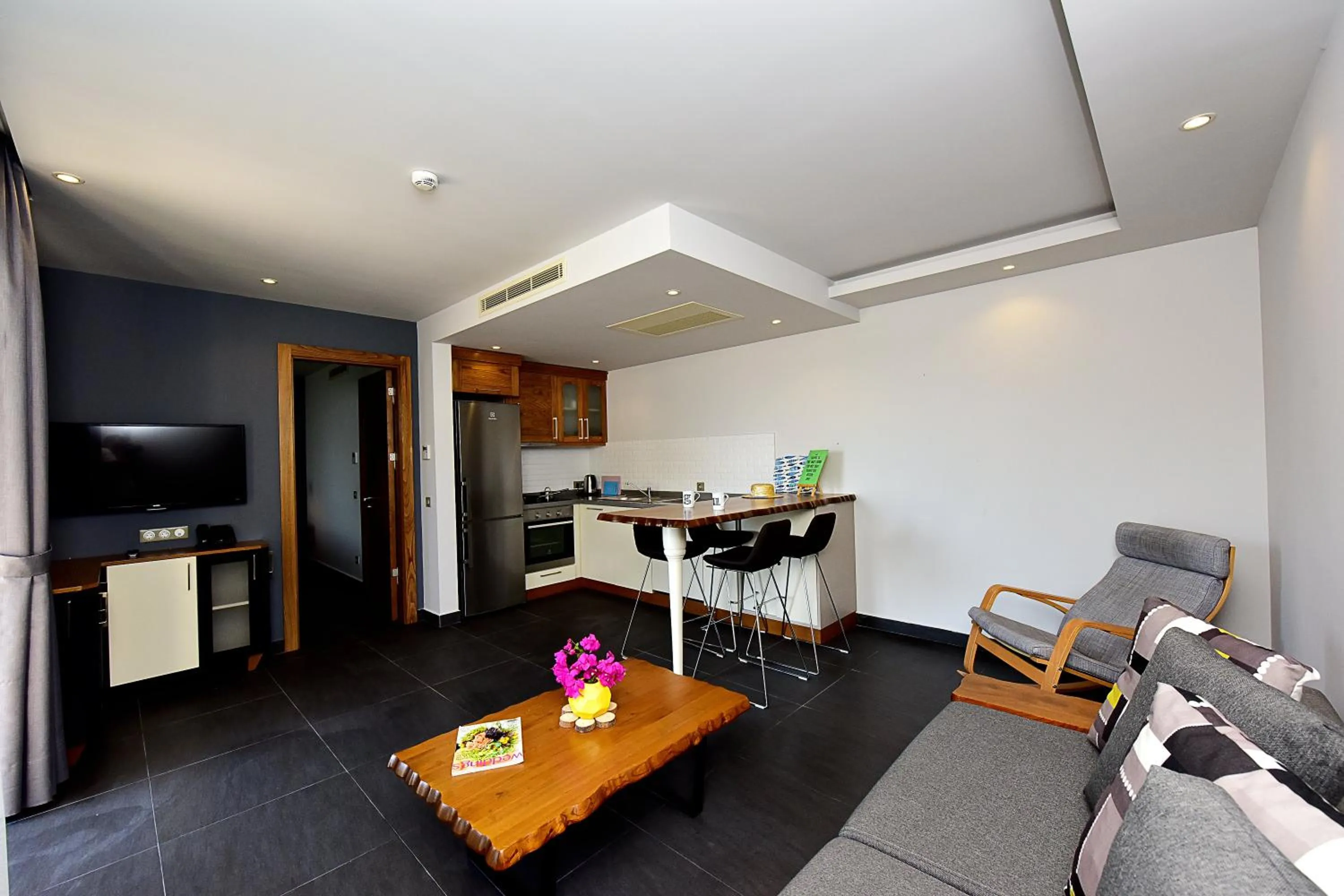 TV and multimedia in Degirmenburnu Residence