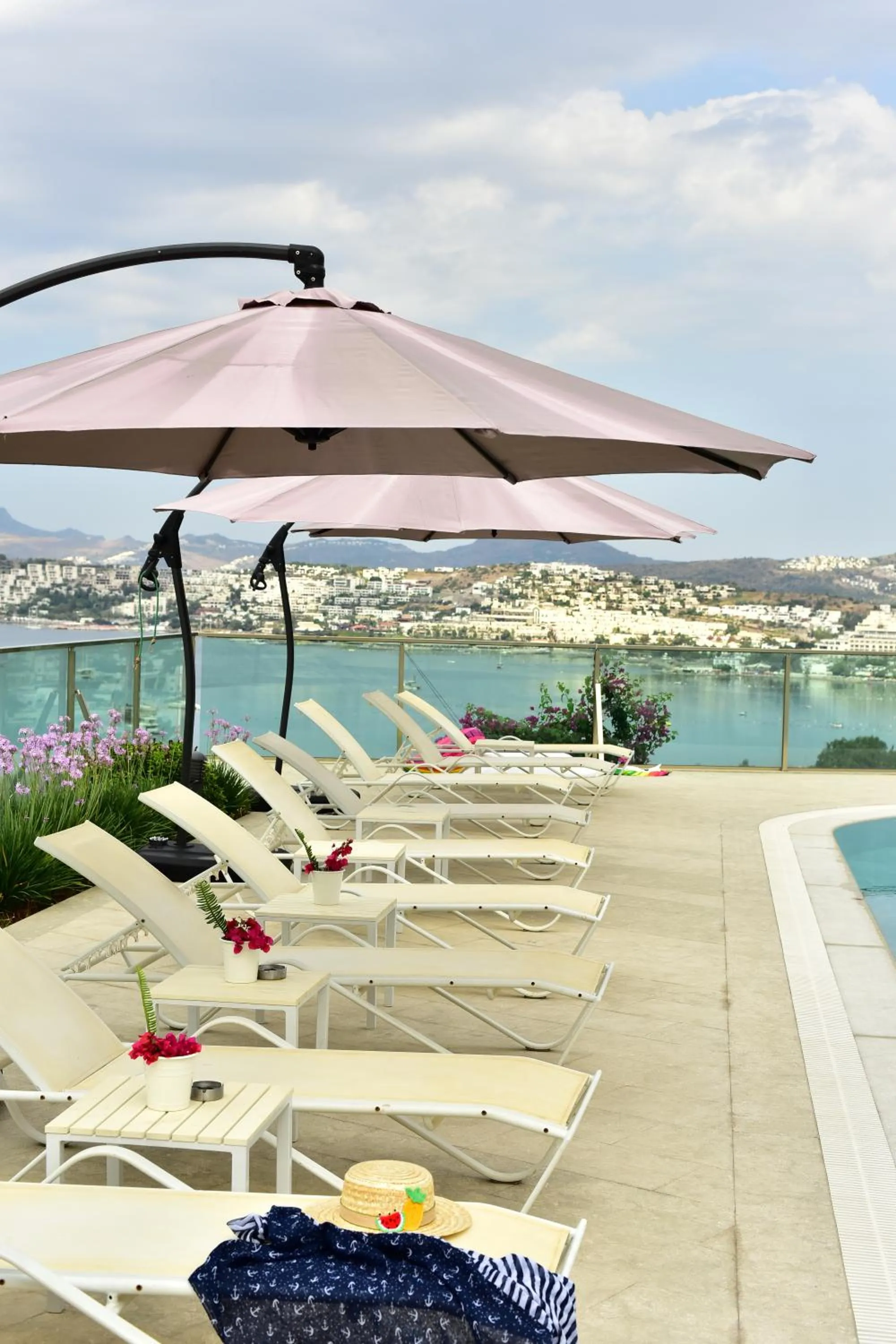 Natural landscape in Degirmenburnu Residence