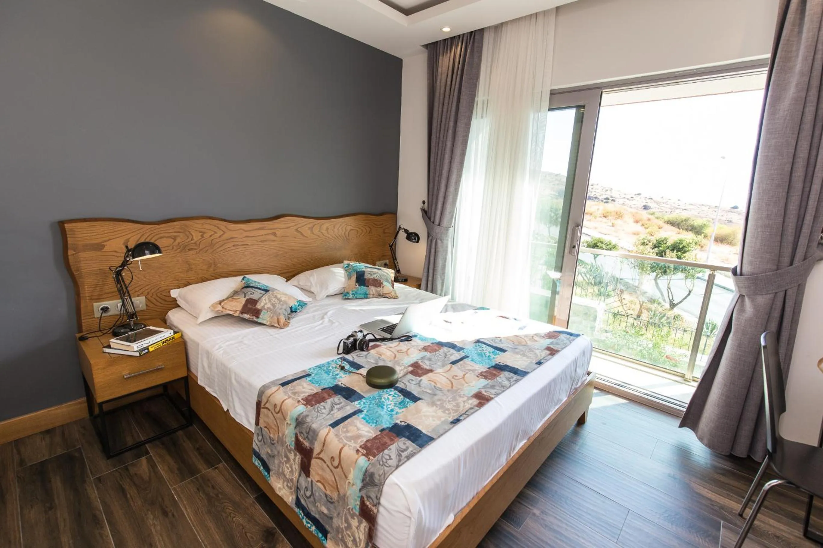 Bedroom, Bed in Degirmenburnu Residence