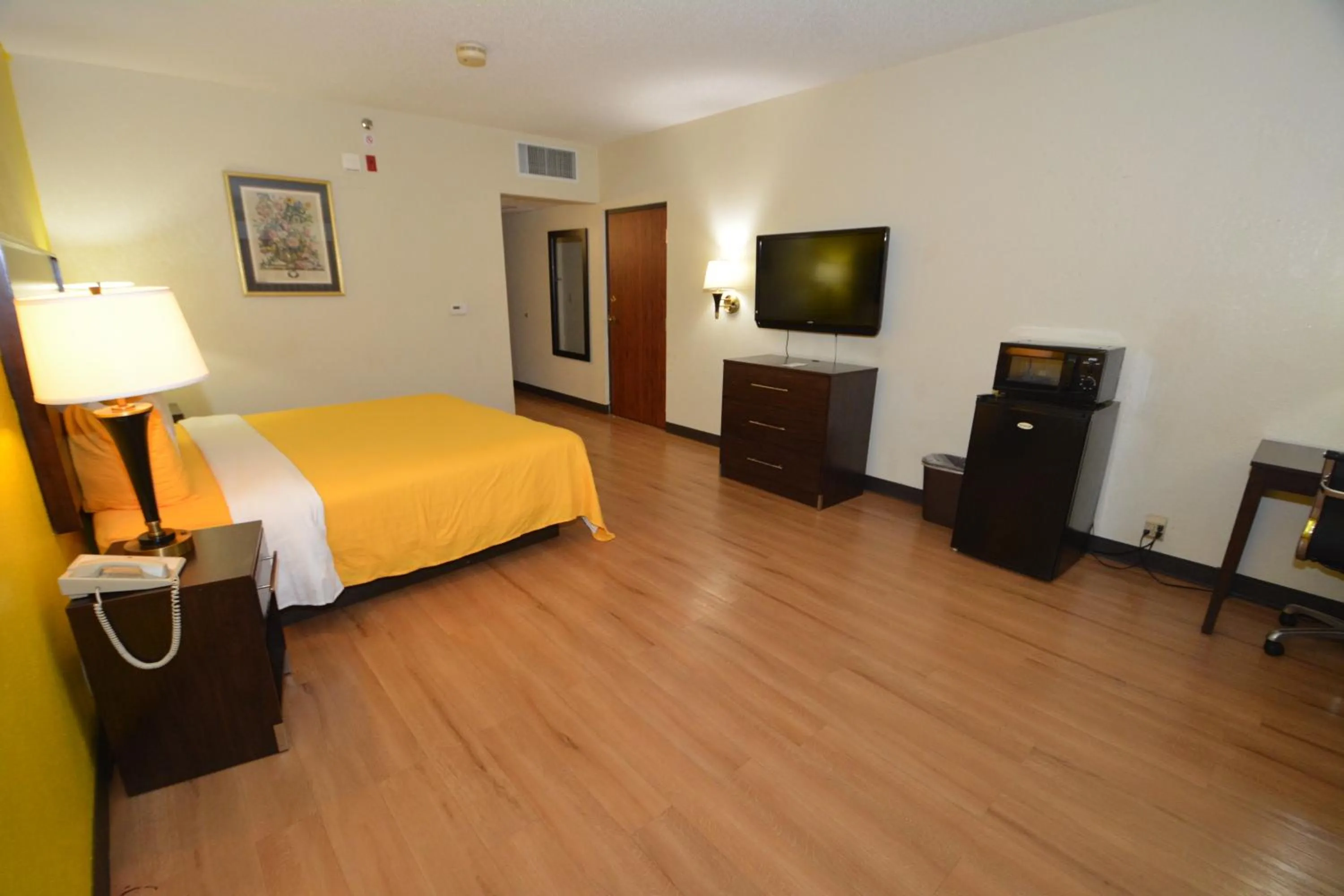 Superior King Room - single occupancy in Golden Hotel and Conference Center