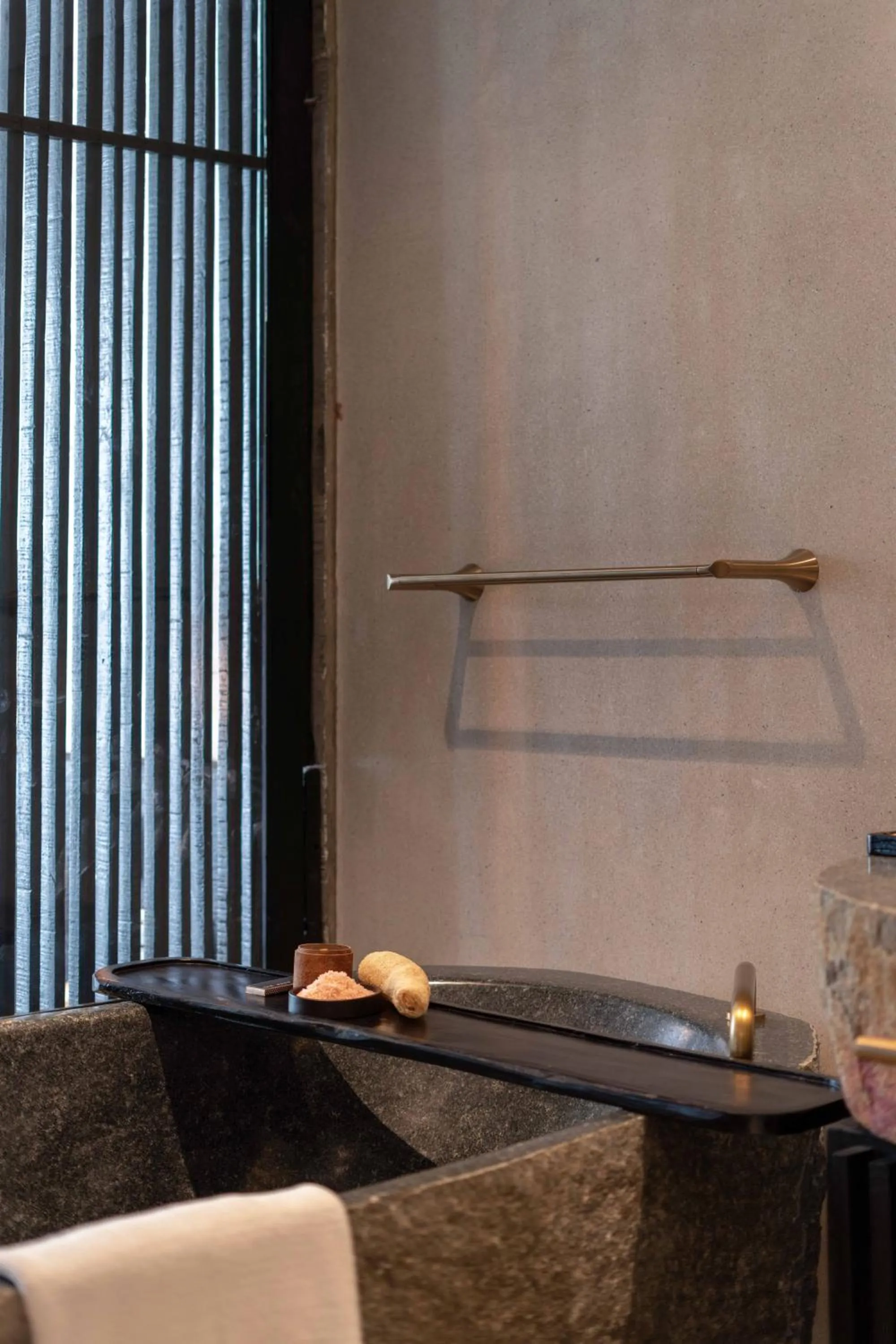 Hot Tub in Hôtel de Soie