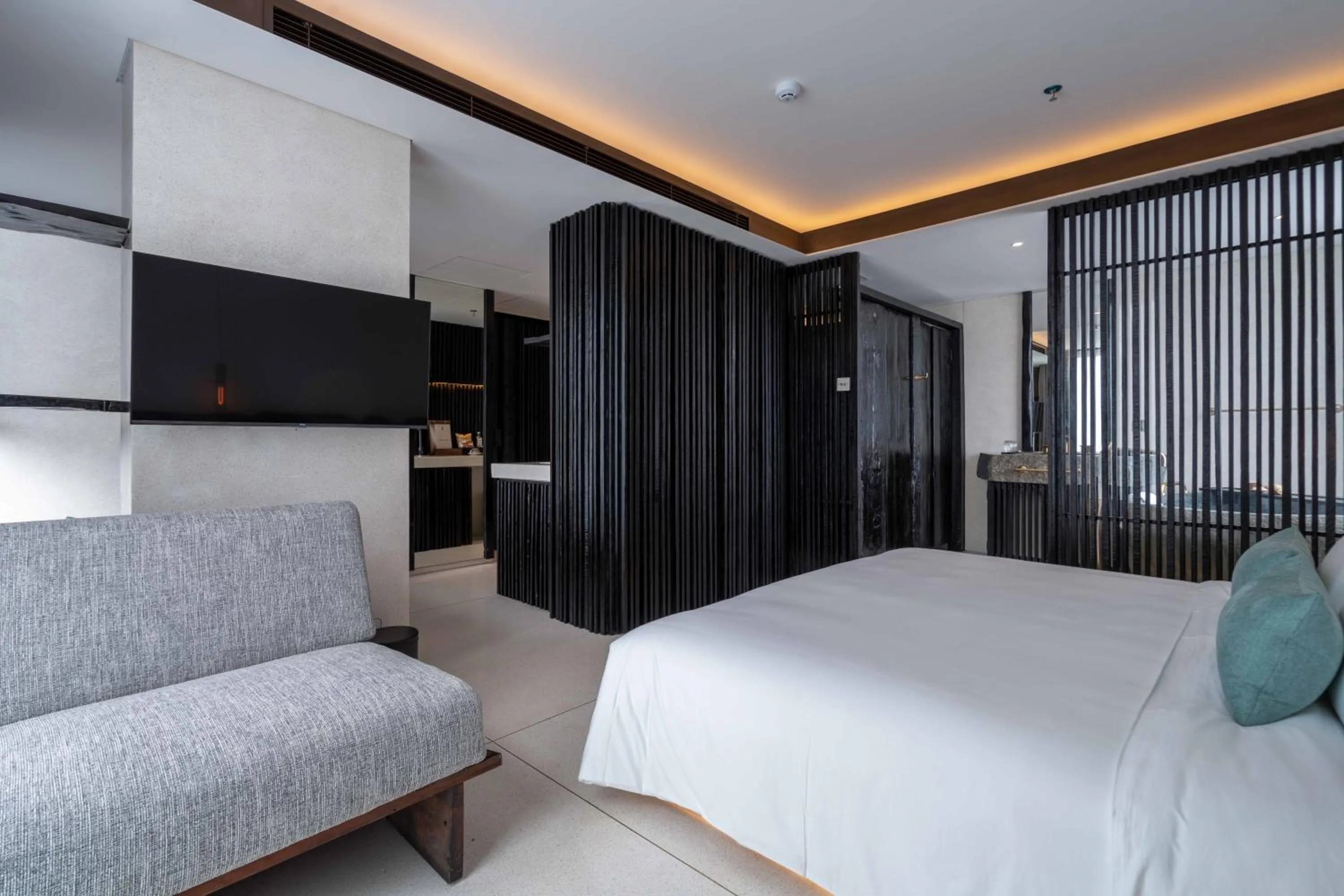 Bedroom, Bed in Hôtel de Soie