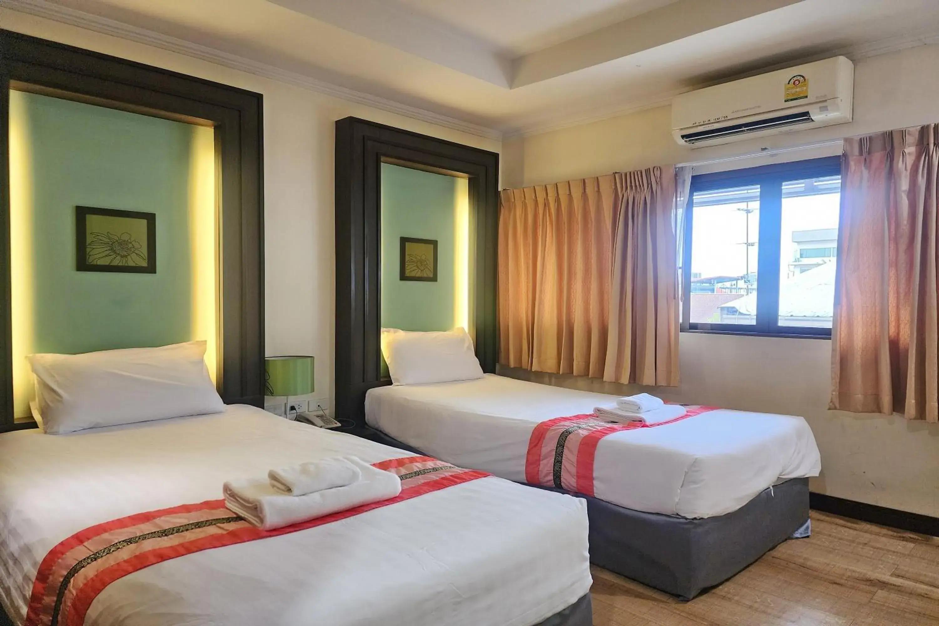 Deluxe Twin Room in Suan Sunandha Palace Hotel Deluxe Twin Room in Suan Sunandha Palace Hotel