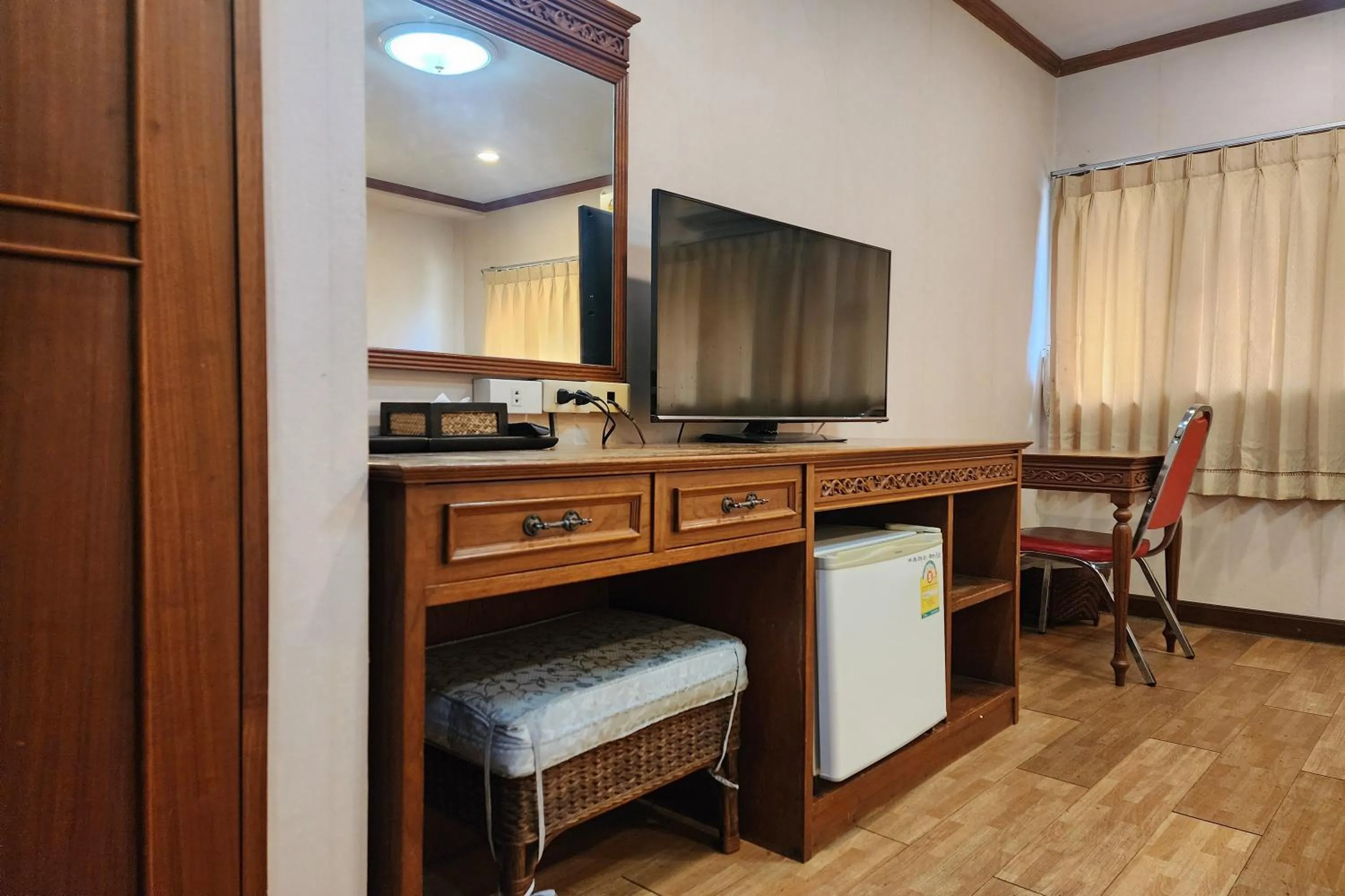 TV and multimedia in Suan Sunandha Palace Hotel