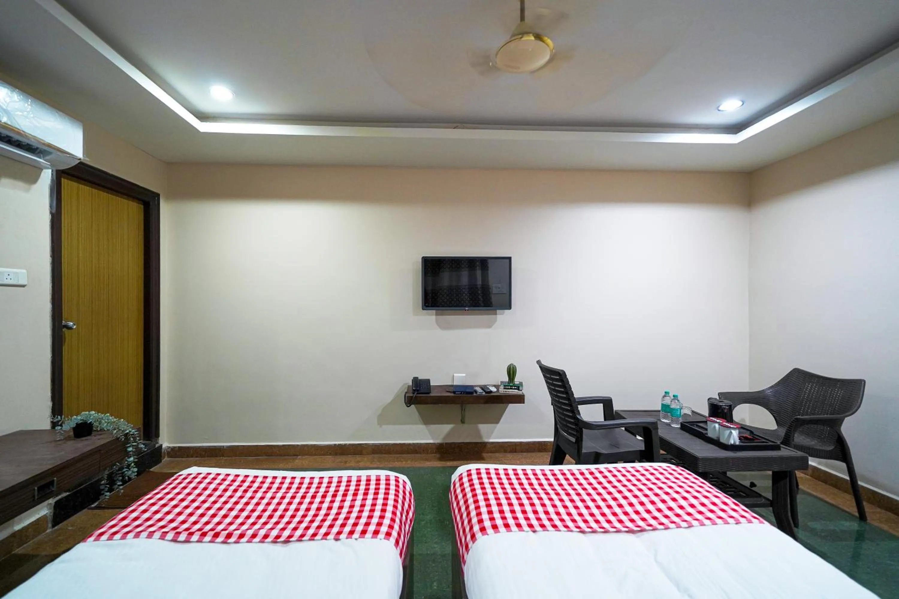 Bed in Open Hotel by Olive - Oceanic Vibes Hotel - RK Beach