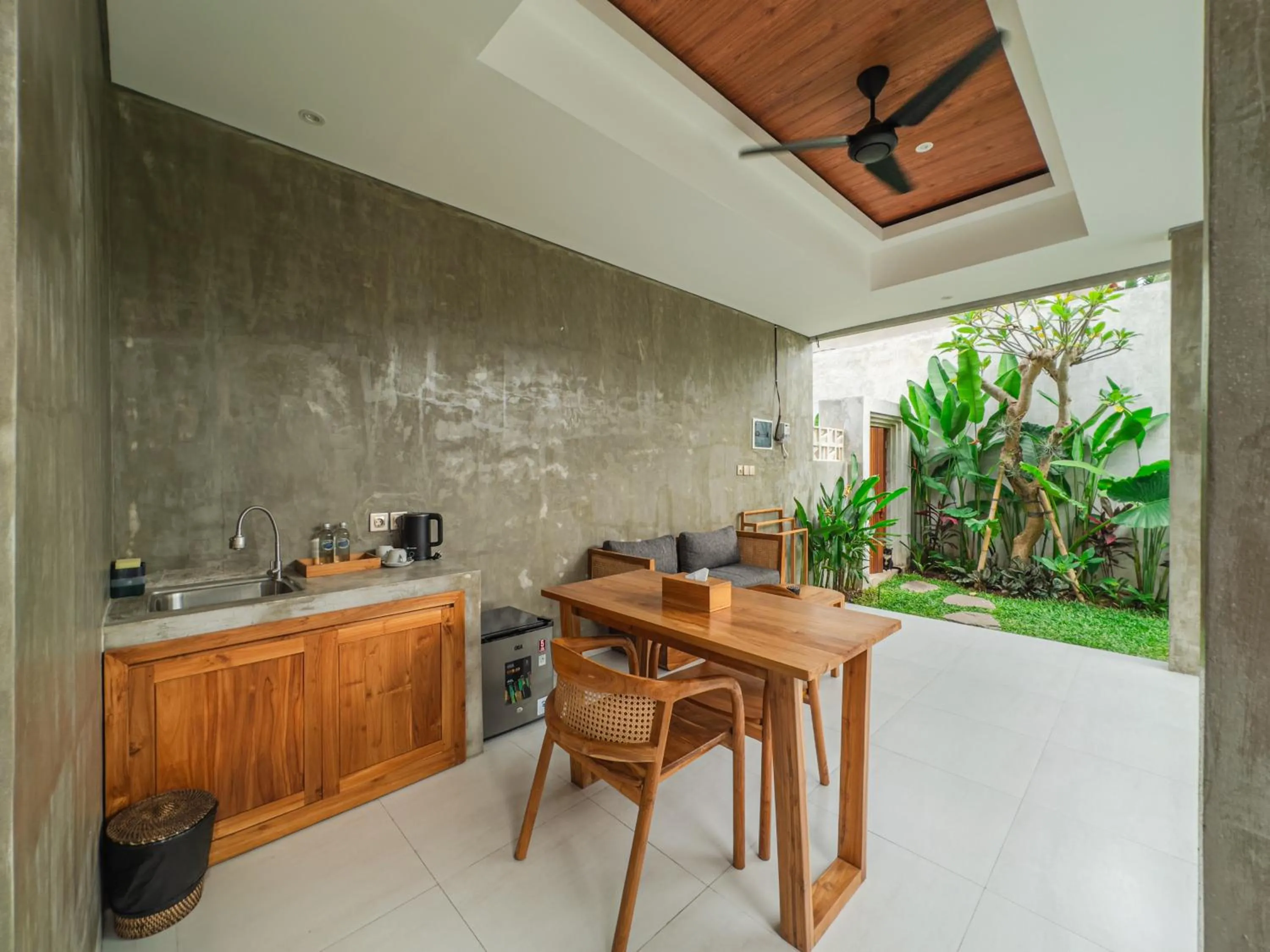 Kitchen or kitchenette in Davaya Villas Ubud