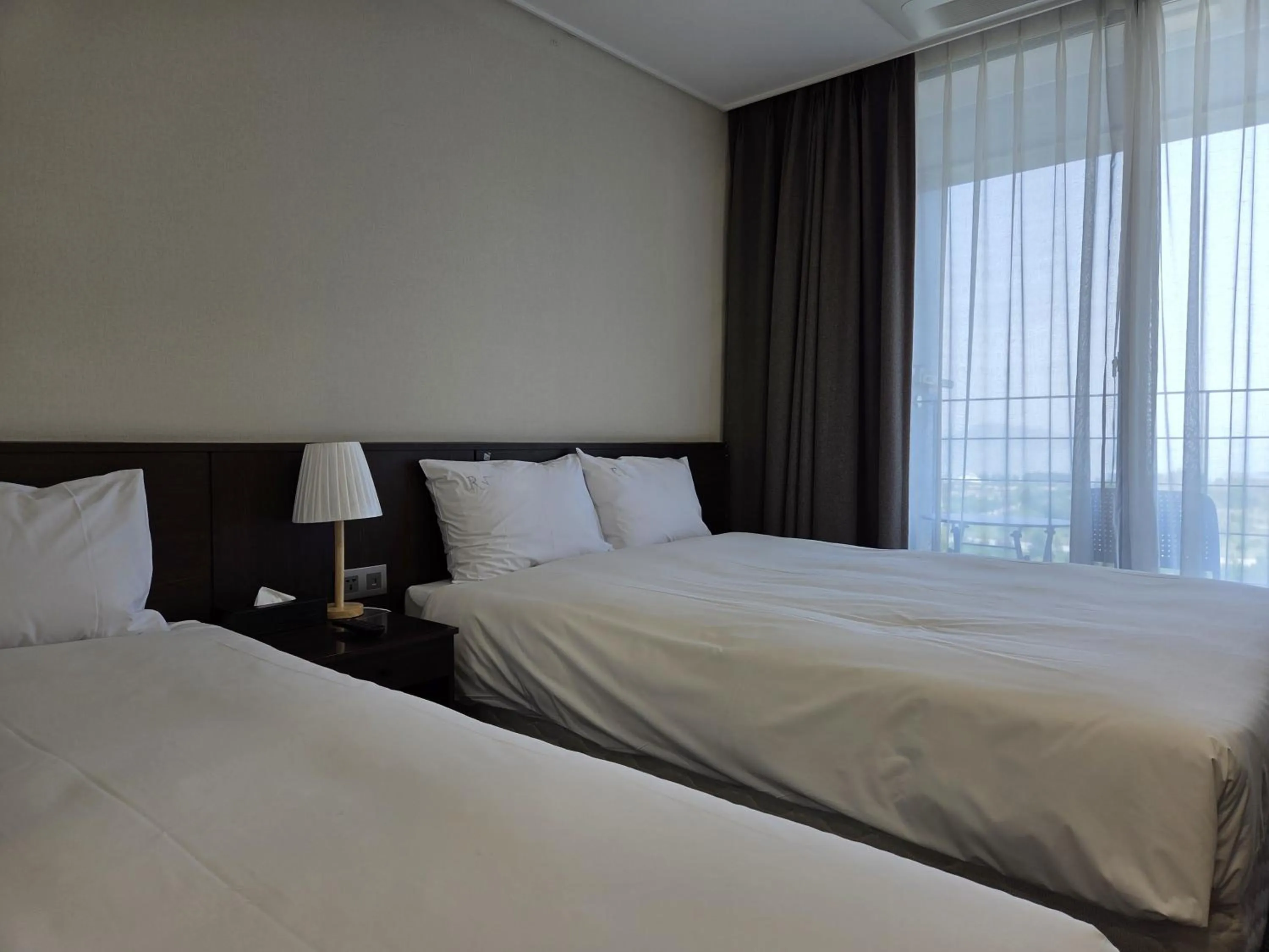 Bed in Riviera Hotel Yeongjong