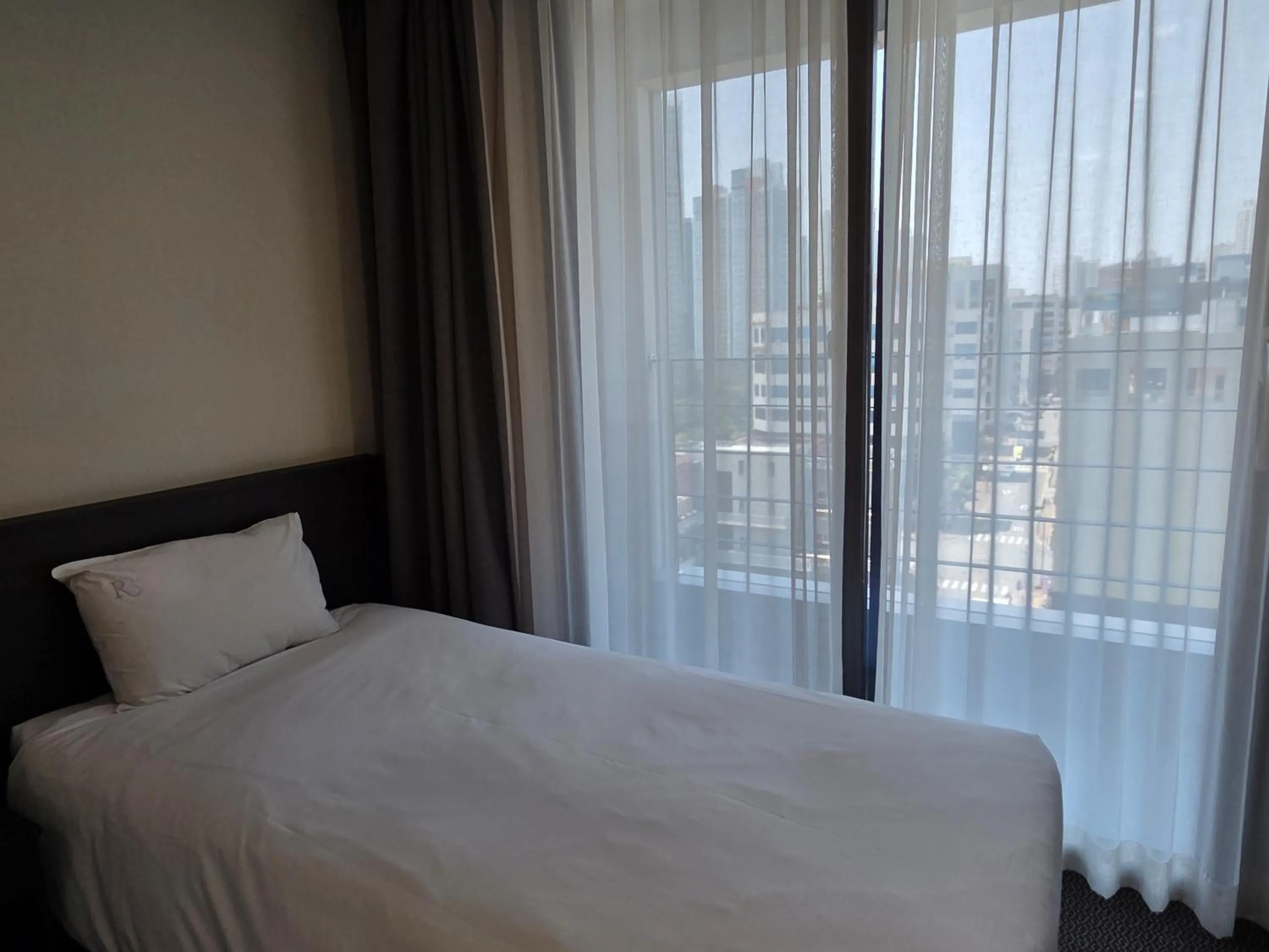 View (from property/room), Bed in Riviera Hotel Yeongjong