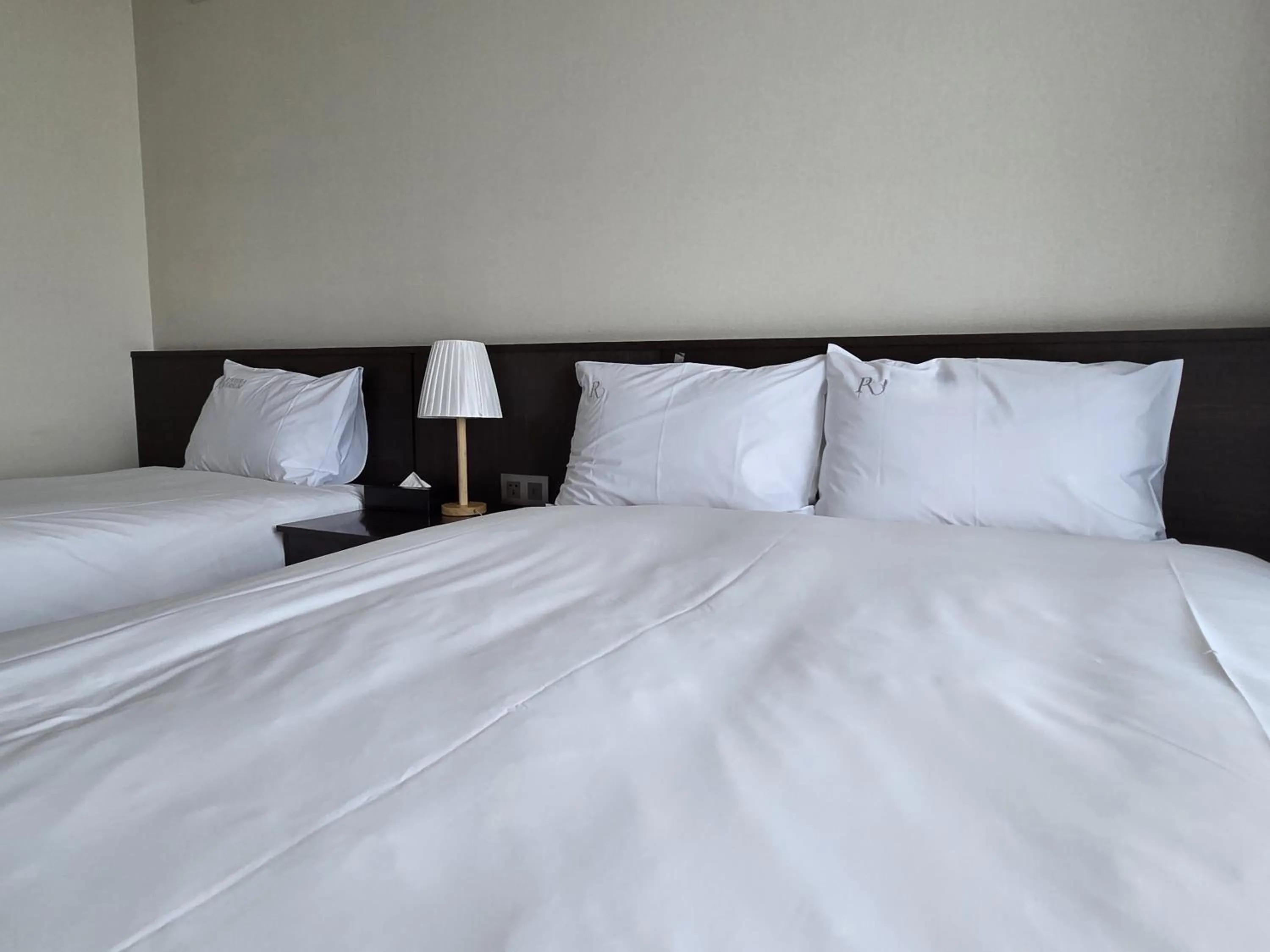 Bed in Riviera Hotel Yeongjong