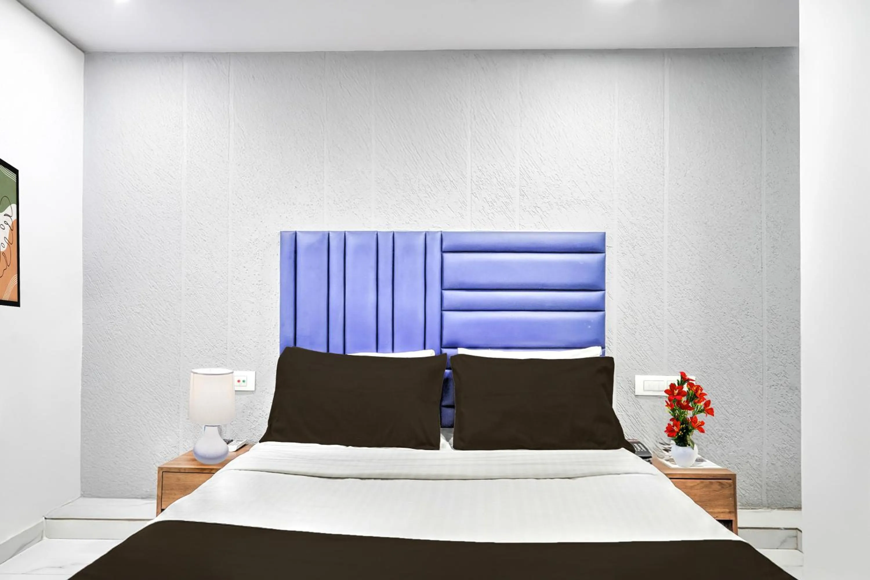 Bedroom, Bed in Hotel O Sneh Rashmi Botanical Garden Surat Formerly Stadium Plaza