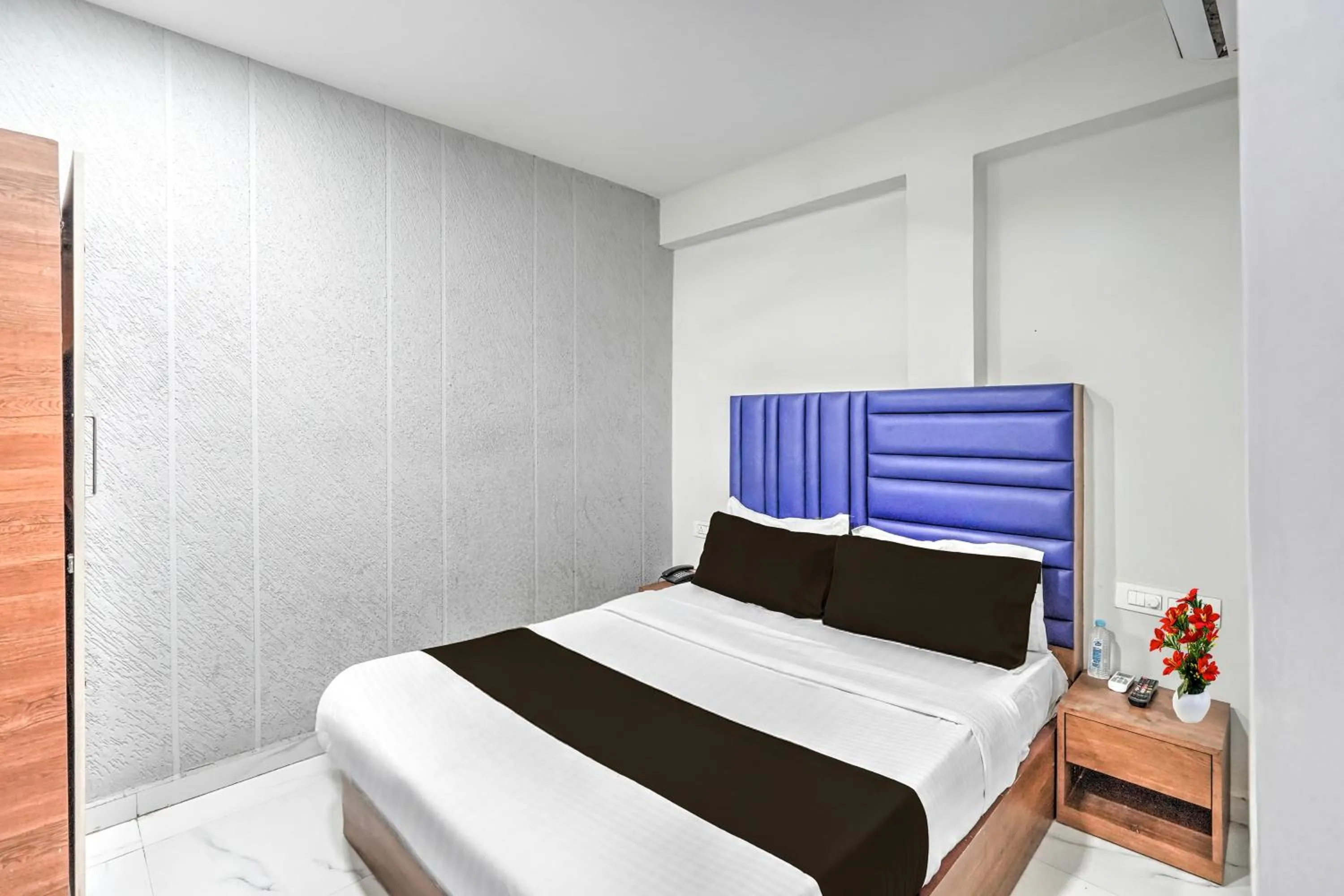 Hotel O Sneh Rashmi Botanical Garden Surat Formerly Stadium Plaza