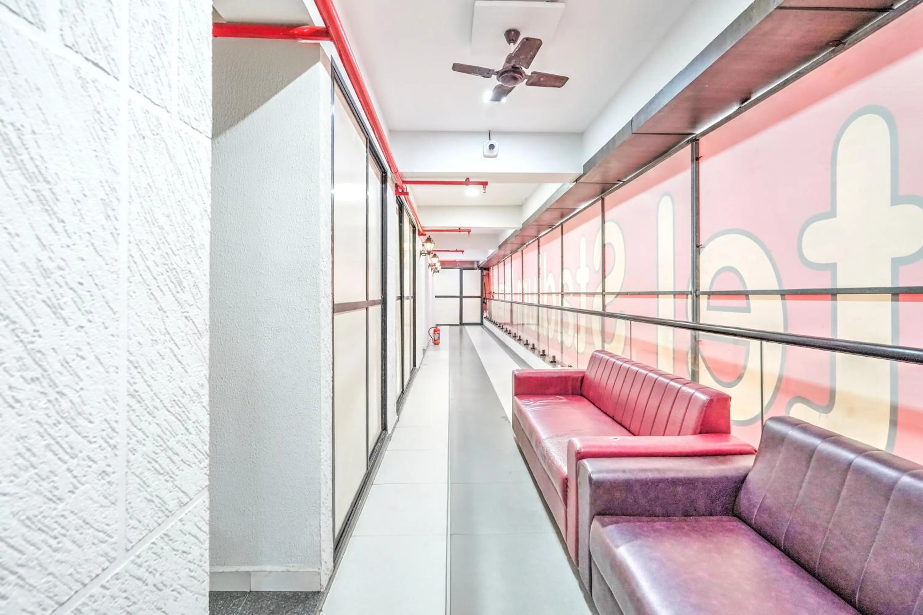 Lobby or reception in Hotel O Sneh Rashmi Botanical Garden Surat Formerly Stadium Plaza