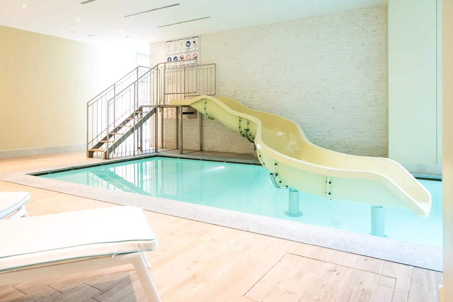 Swimming pool in NH Collection Alagna Mirtillo Rosso