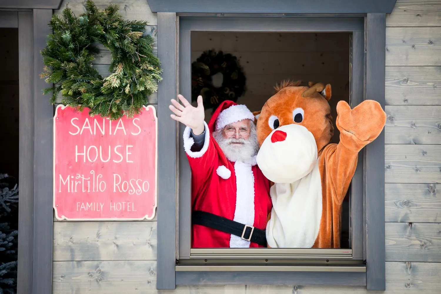 Entertainment in NH Collection Alagna Mirtillo Rosso