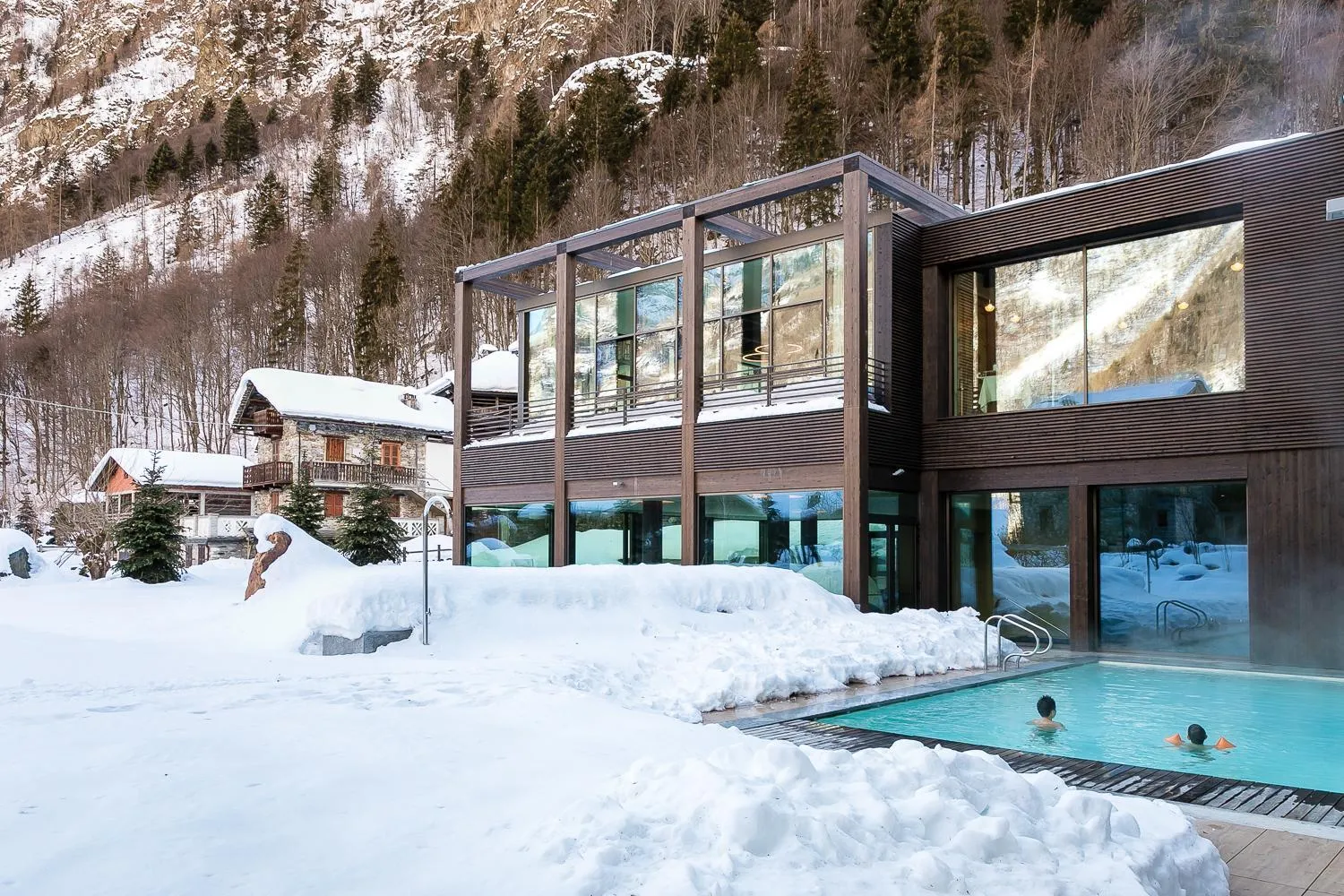 Property building in NH Collection Alagna Mirtillo Rosso