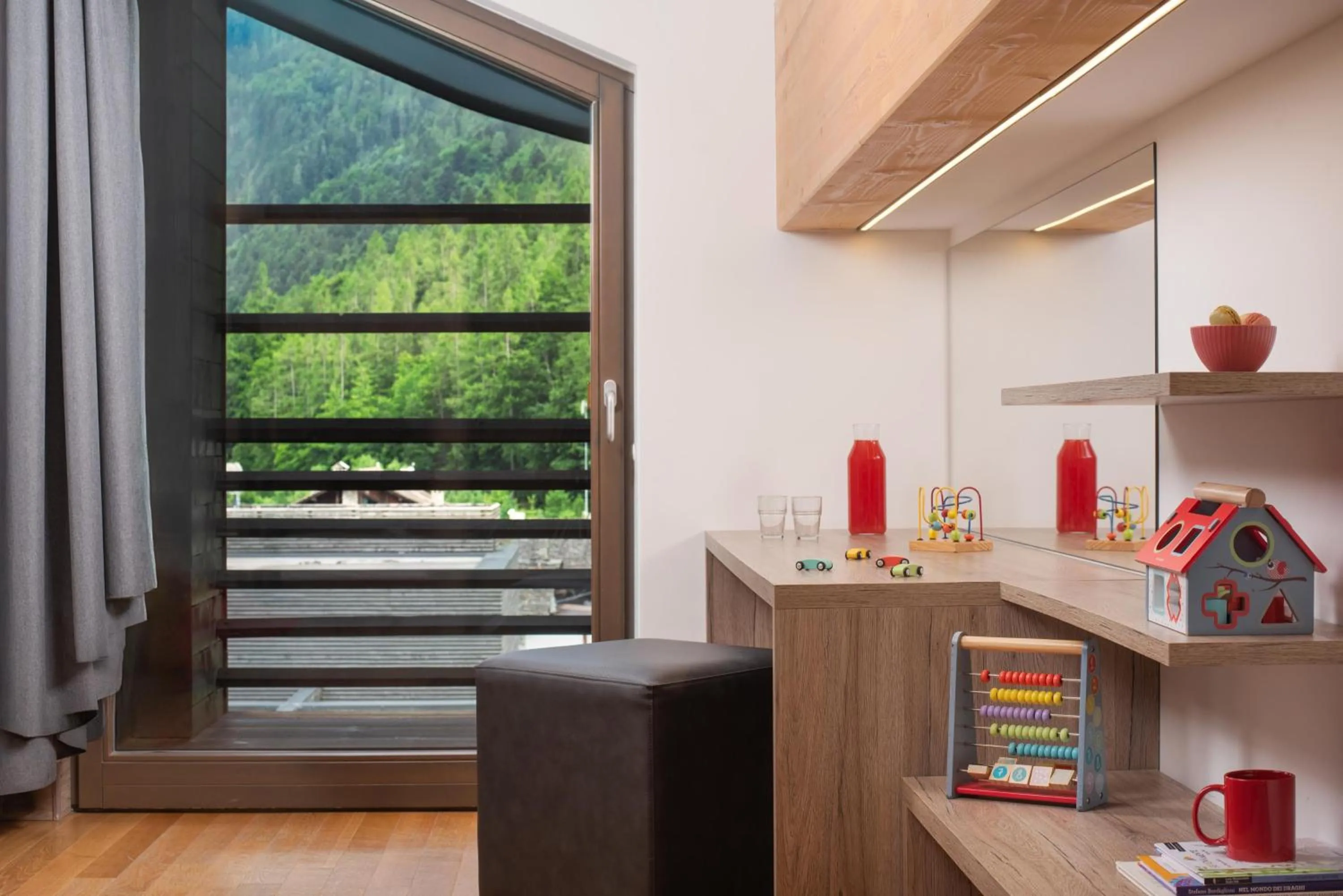 Bedroom in NH Collection Alagna Mirtillo Rosso