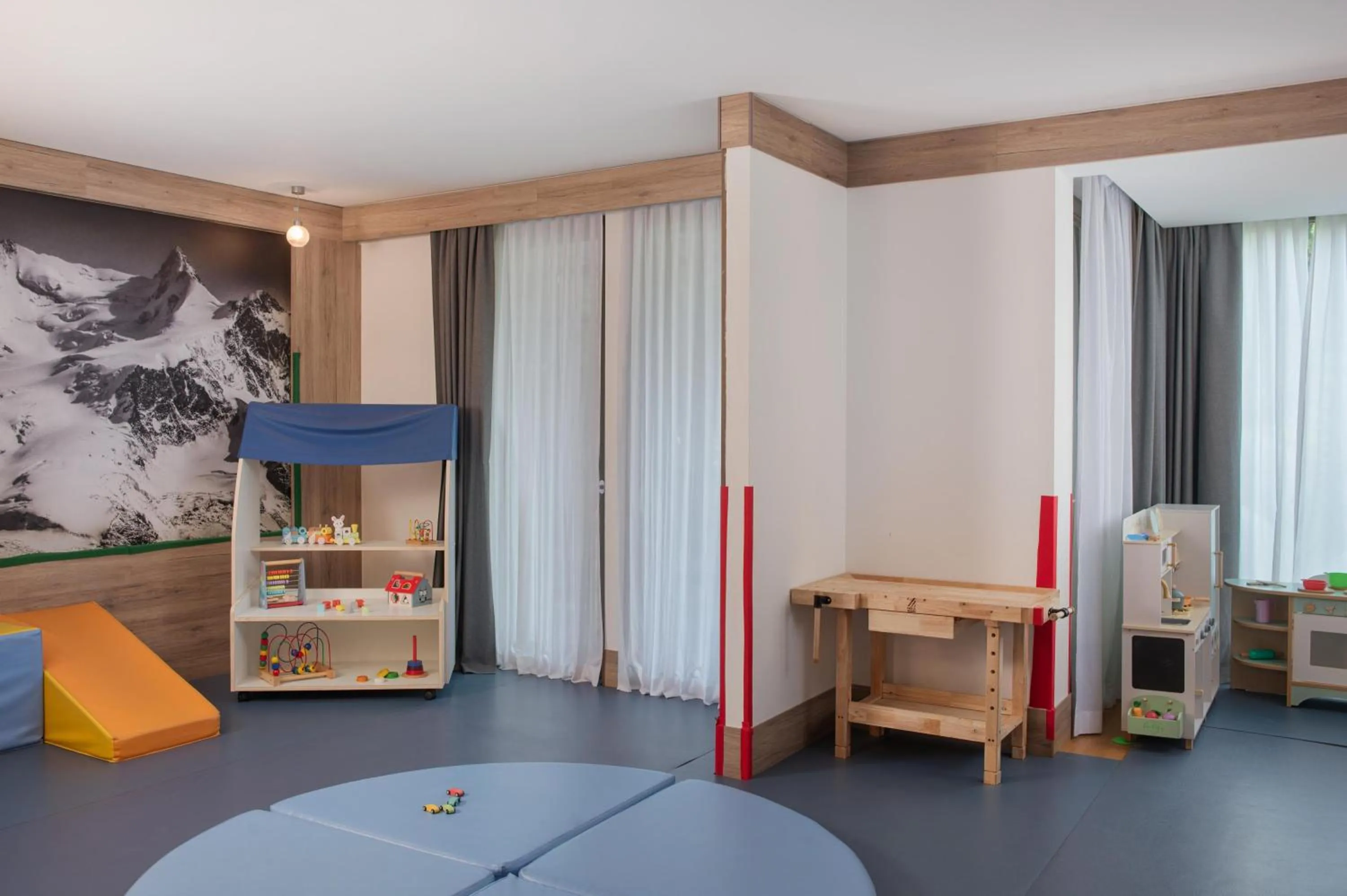 Restaurant/places to eat in NH Collection Alagna Mirtillo Rosso