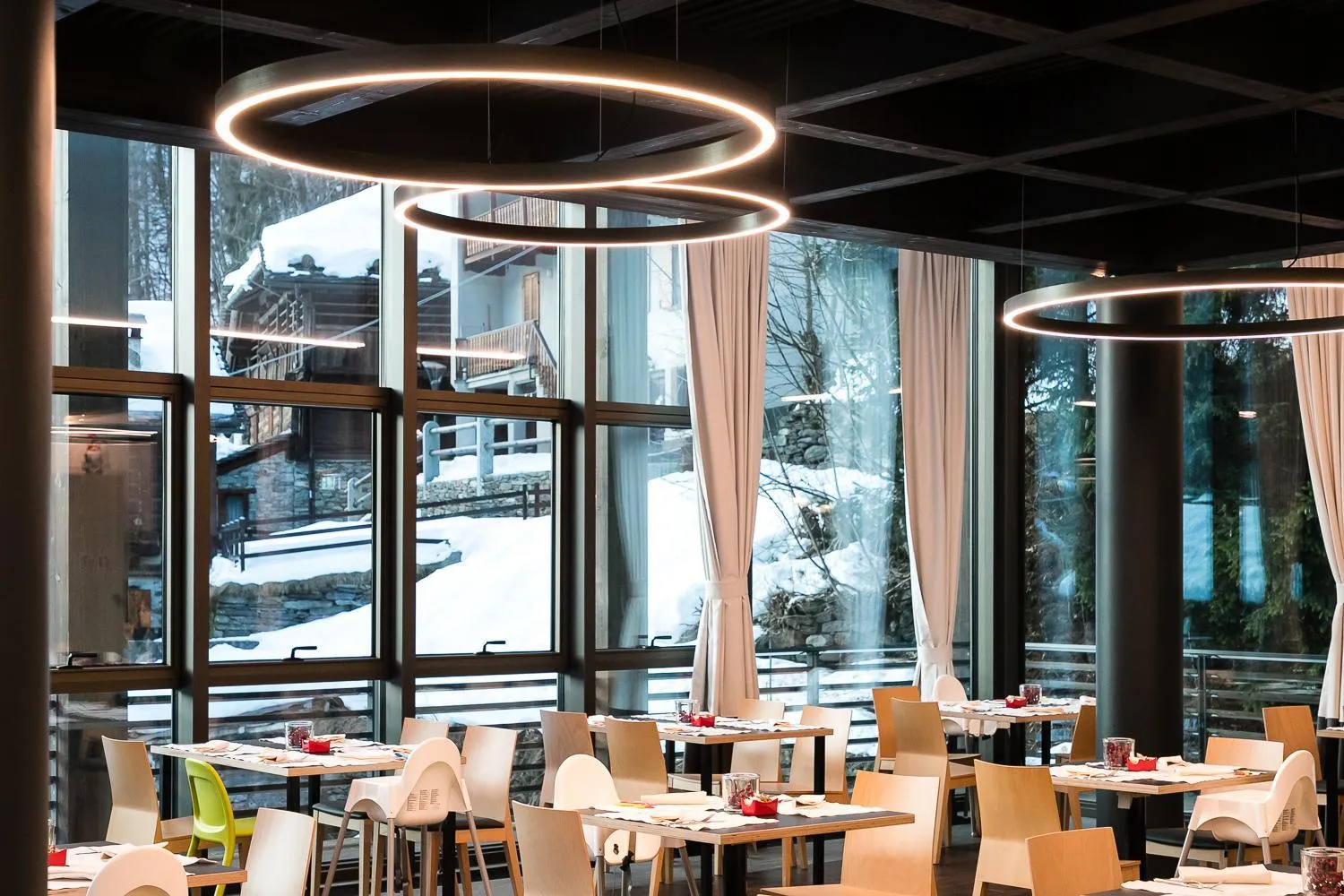 Restaurant/places to eat in NH Collection Alagna Mirtillo Rosso