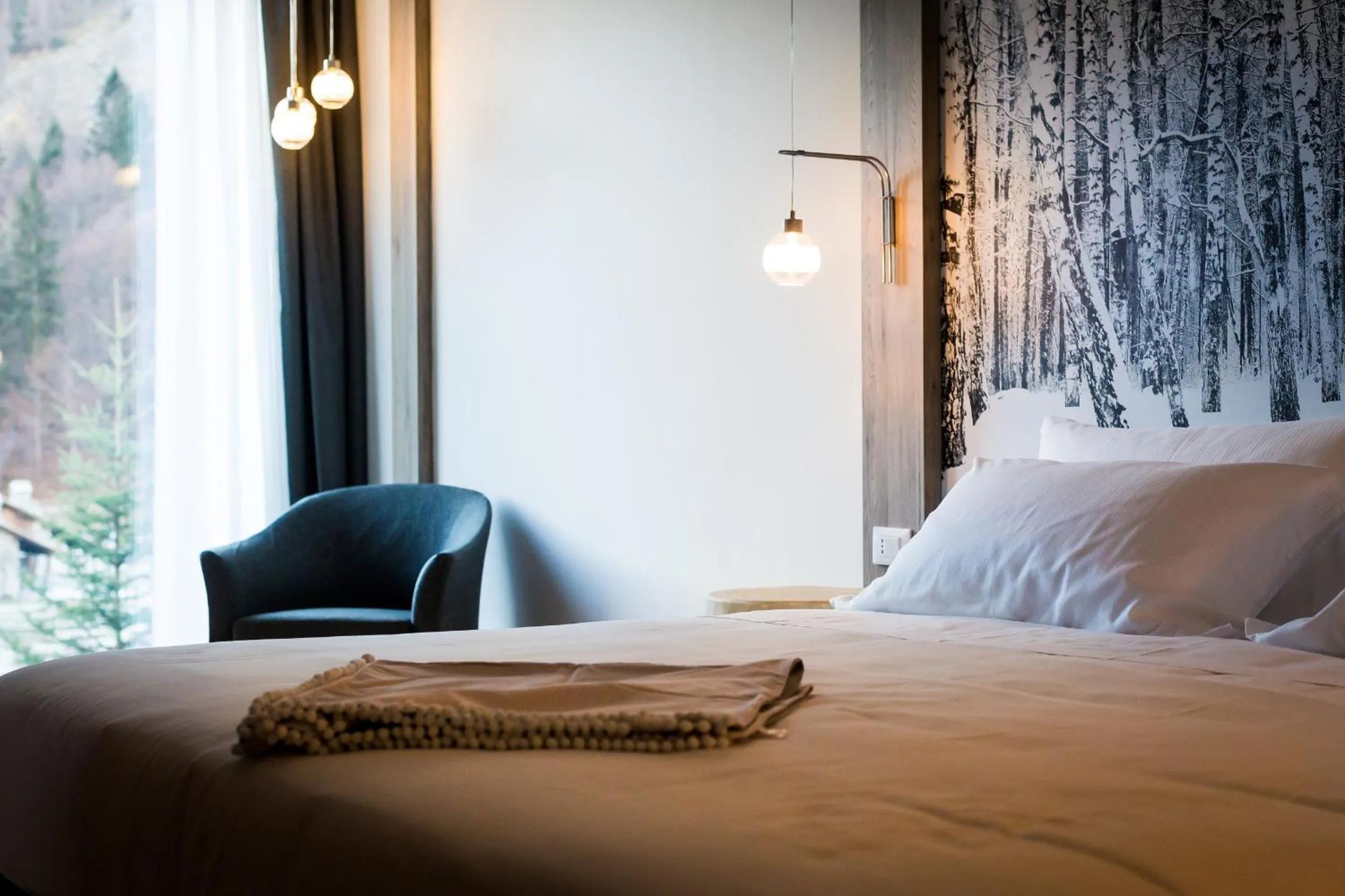 Bed in NH Collection Alagna Mirtillo Rosso