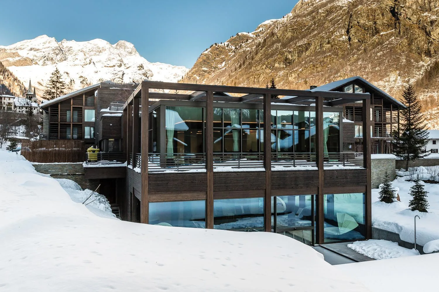 Property building in NH Collection Alagna Mirtillo Rosso