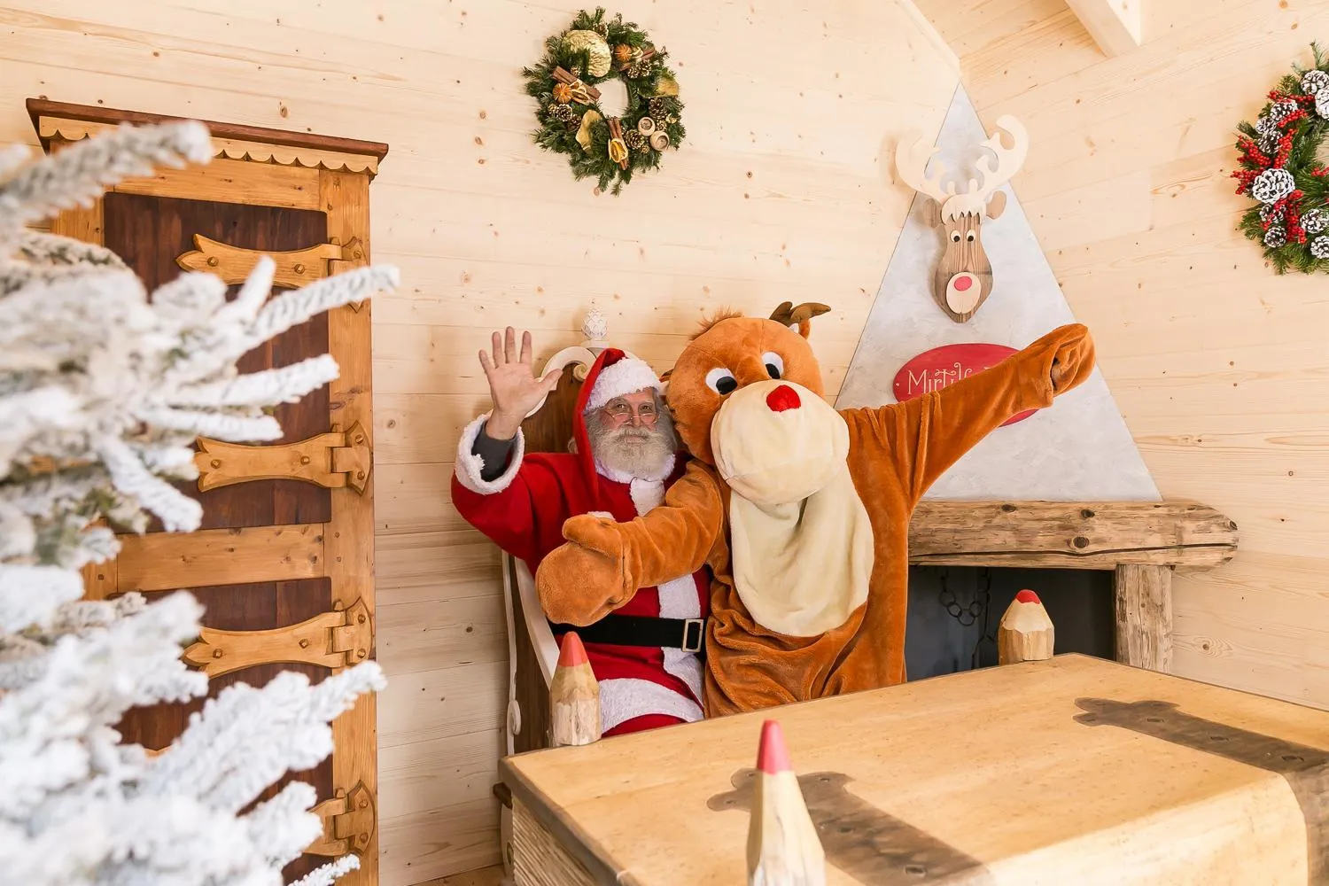 Entertainment in NH Collection Alagna Mirtillo Rosso