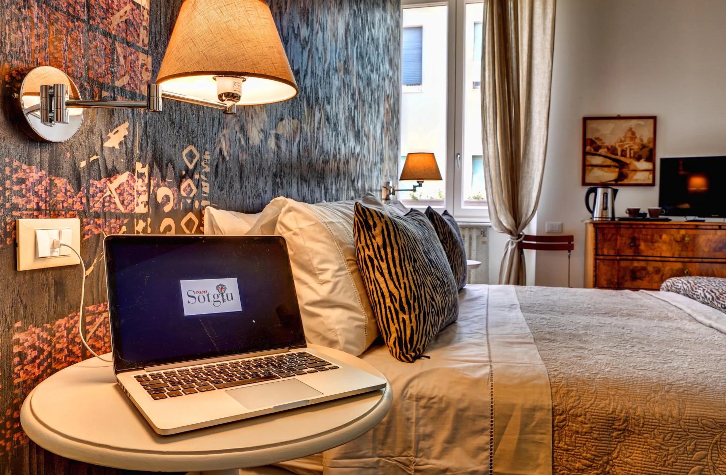 TV and multimedia, Bed in Casa Sotgiu Guest House