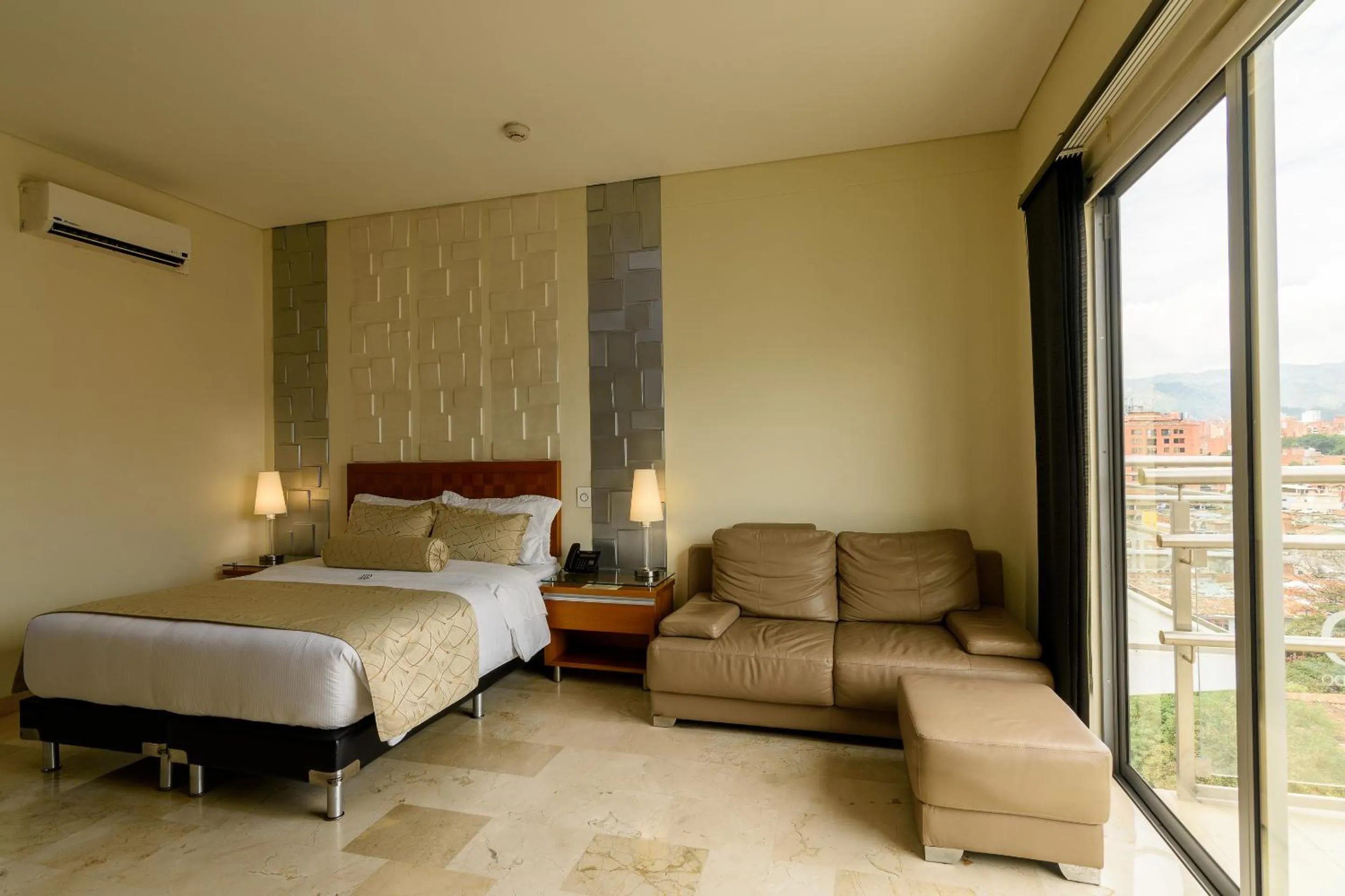 Photo of the whole room, Bed in Hotel Dorado La 70