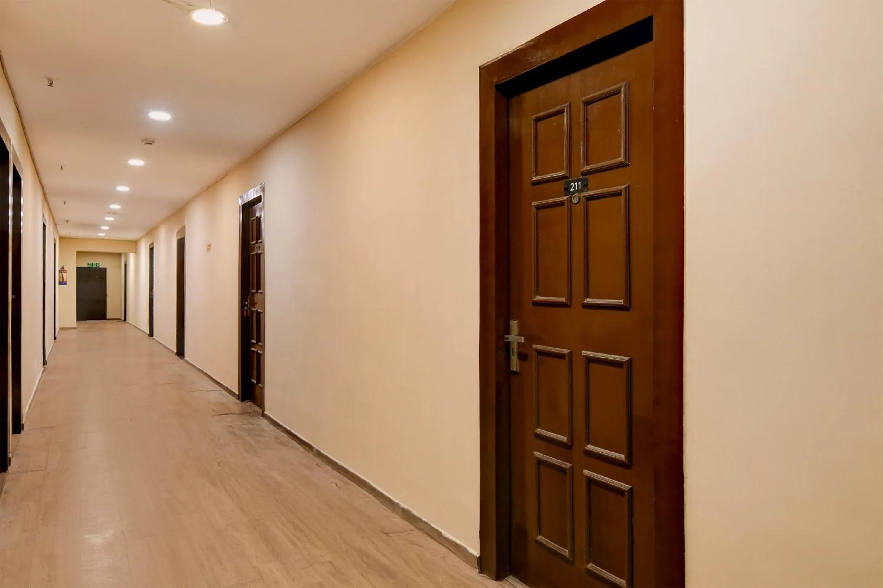 Lobby or reception in Super Townhouse Parkstreet Formerly Hotel Royal Garden