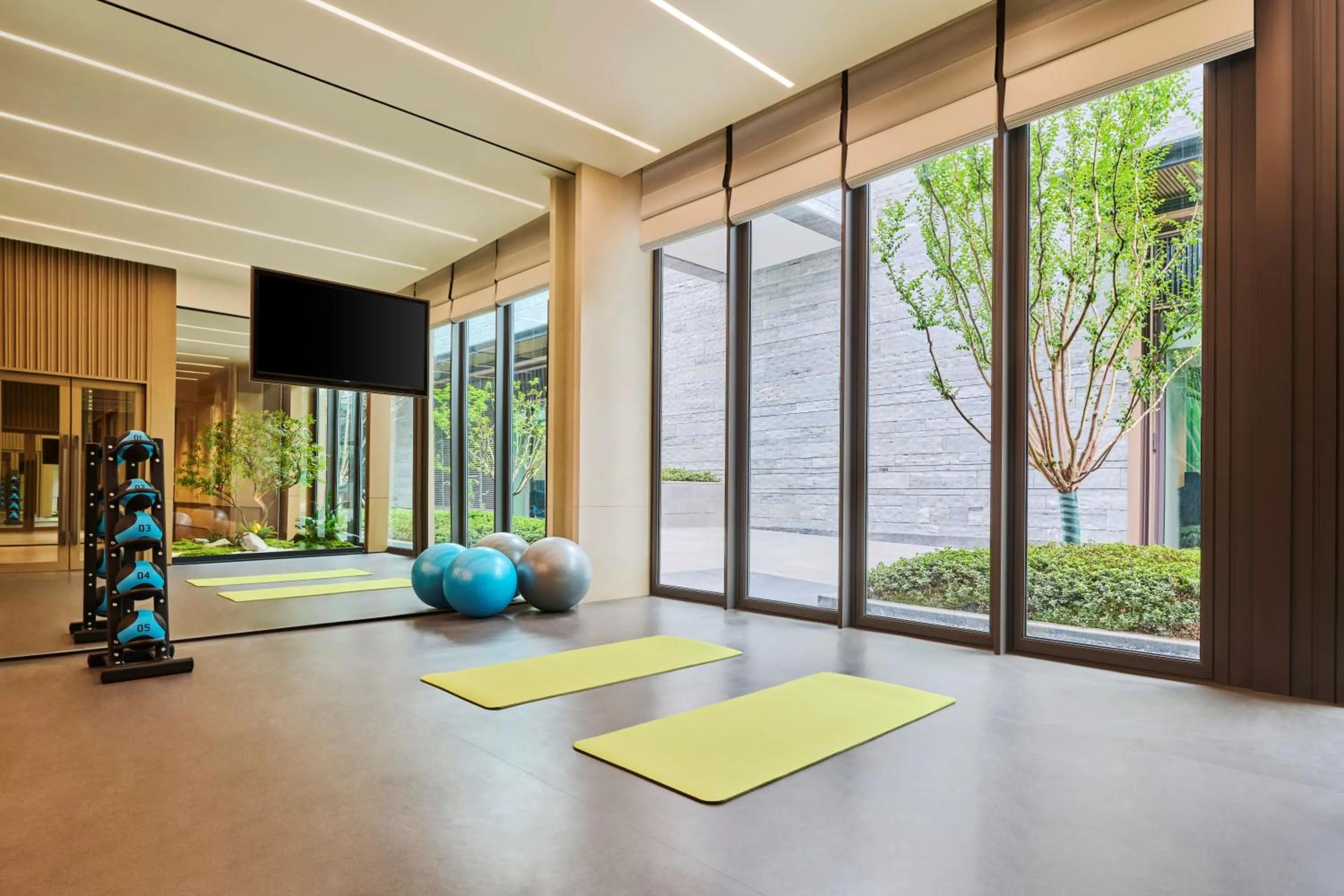 Fitness centre/facilities in Shu Hua Hotel Tianmu Mountain, Curio Collection By Hilton