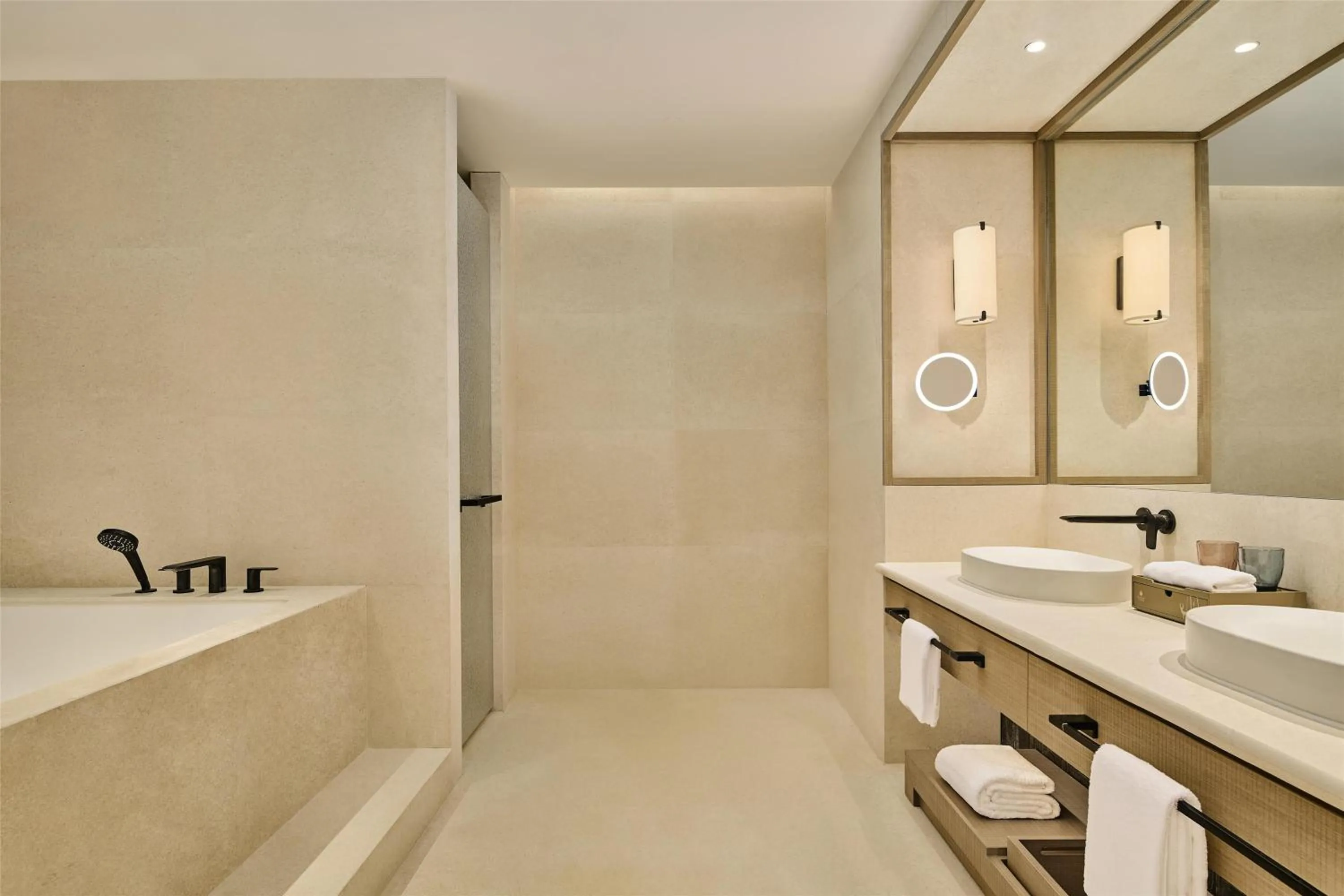 Bathroom in Shu Hua Hotel Tianmu Mountain, Curio Collection By Hilton