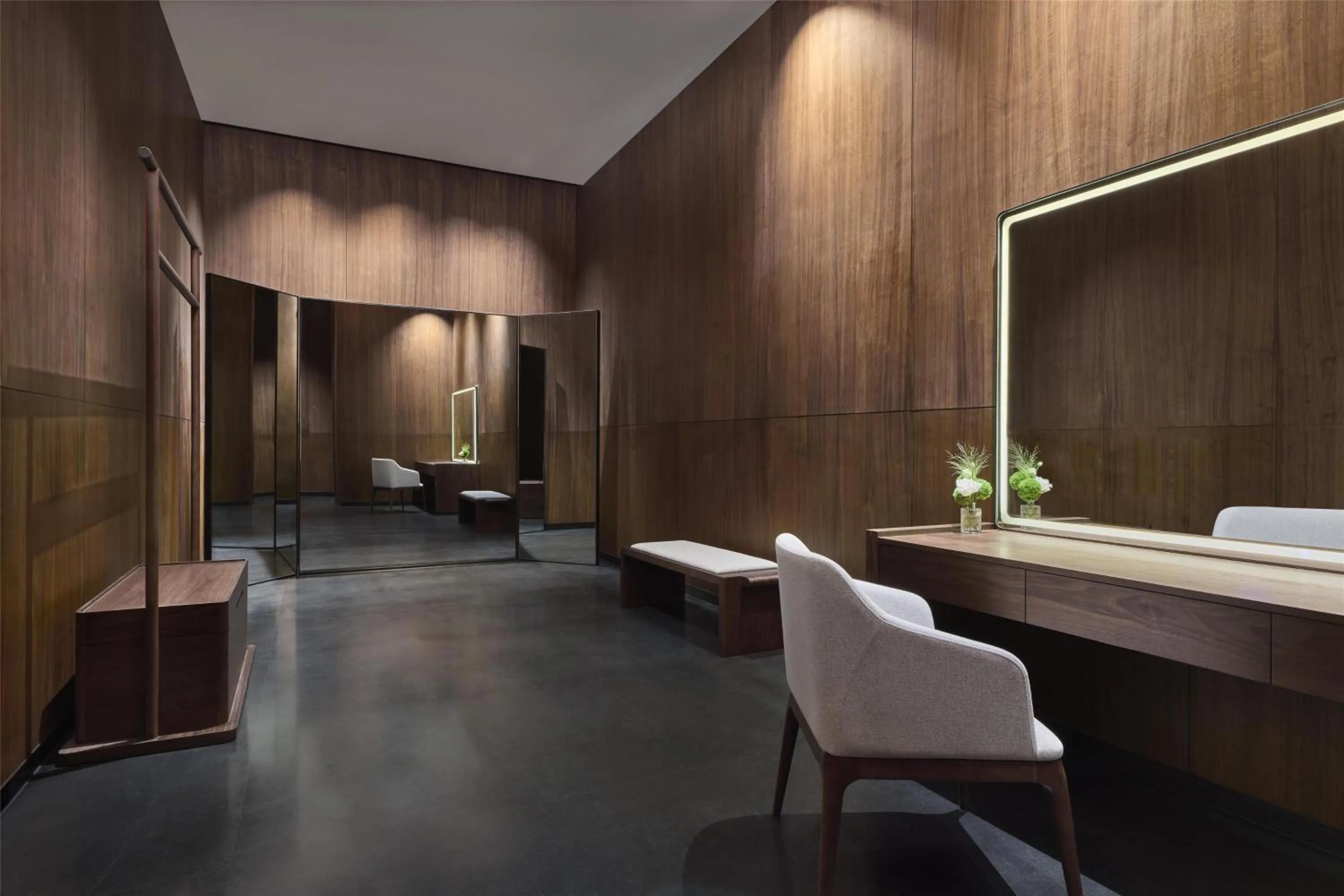 Meeting/conference room in Shu Hua Hotel Tianmu Mountain, Curio Collection By Hilton