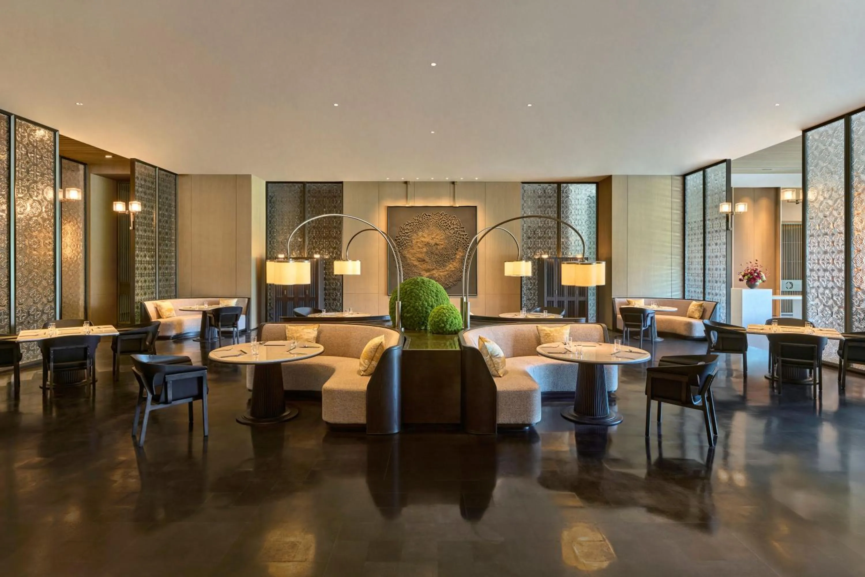 Restaurant/places to eat in Shu Hua Hotel Tianmu Mountain, Curio Collection By Hilton