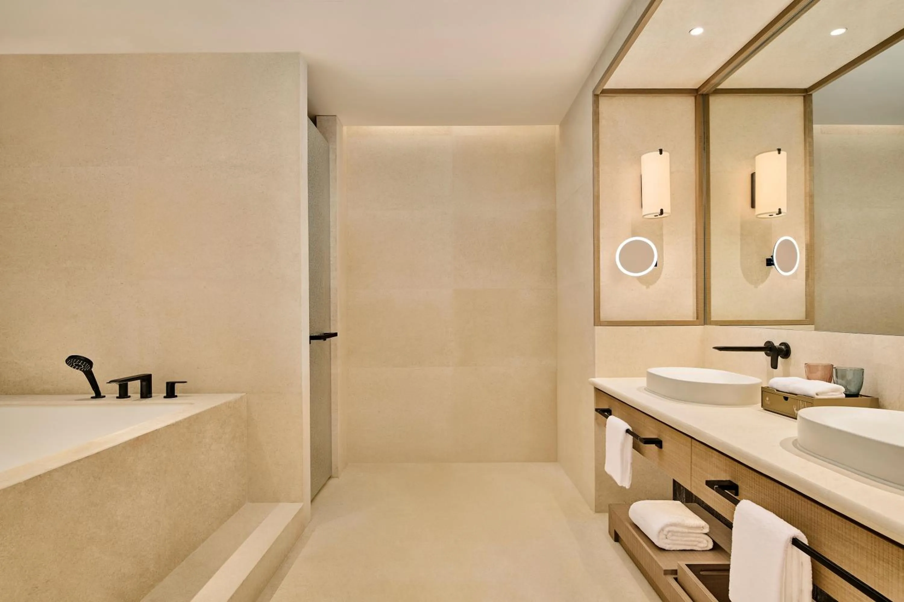 Bathroom in Shu Hua Hotel Tianmu Mountain, Curio Collection By Hilton