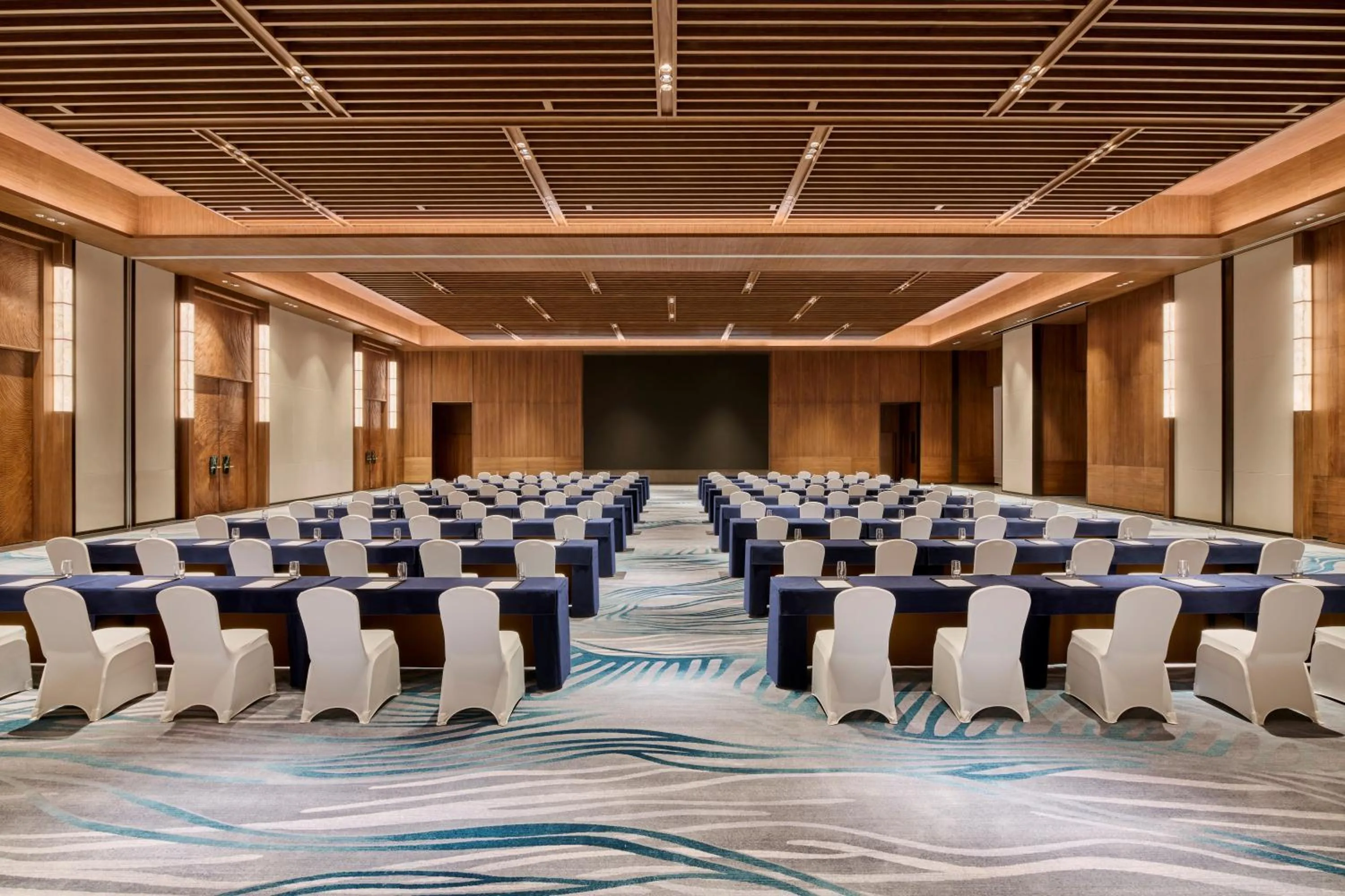 Meeting/conference room in Shu Hua Hotel Tianmu Mountain, Curio Collection By Hilton