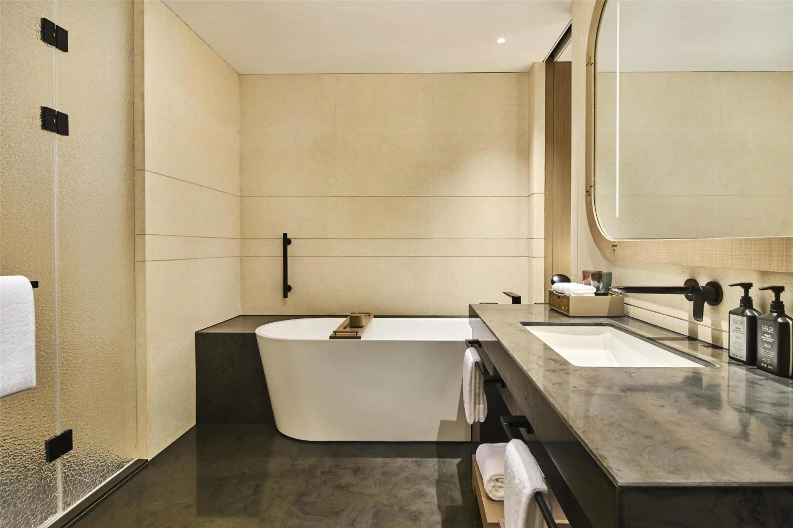 Bathroom in Shu Hua Hotel Tianmu Mountain, Curio Collection By Hilton