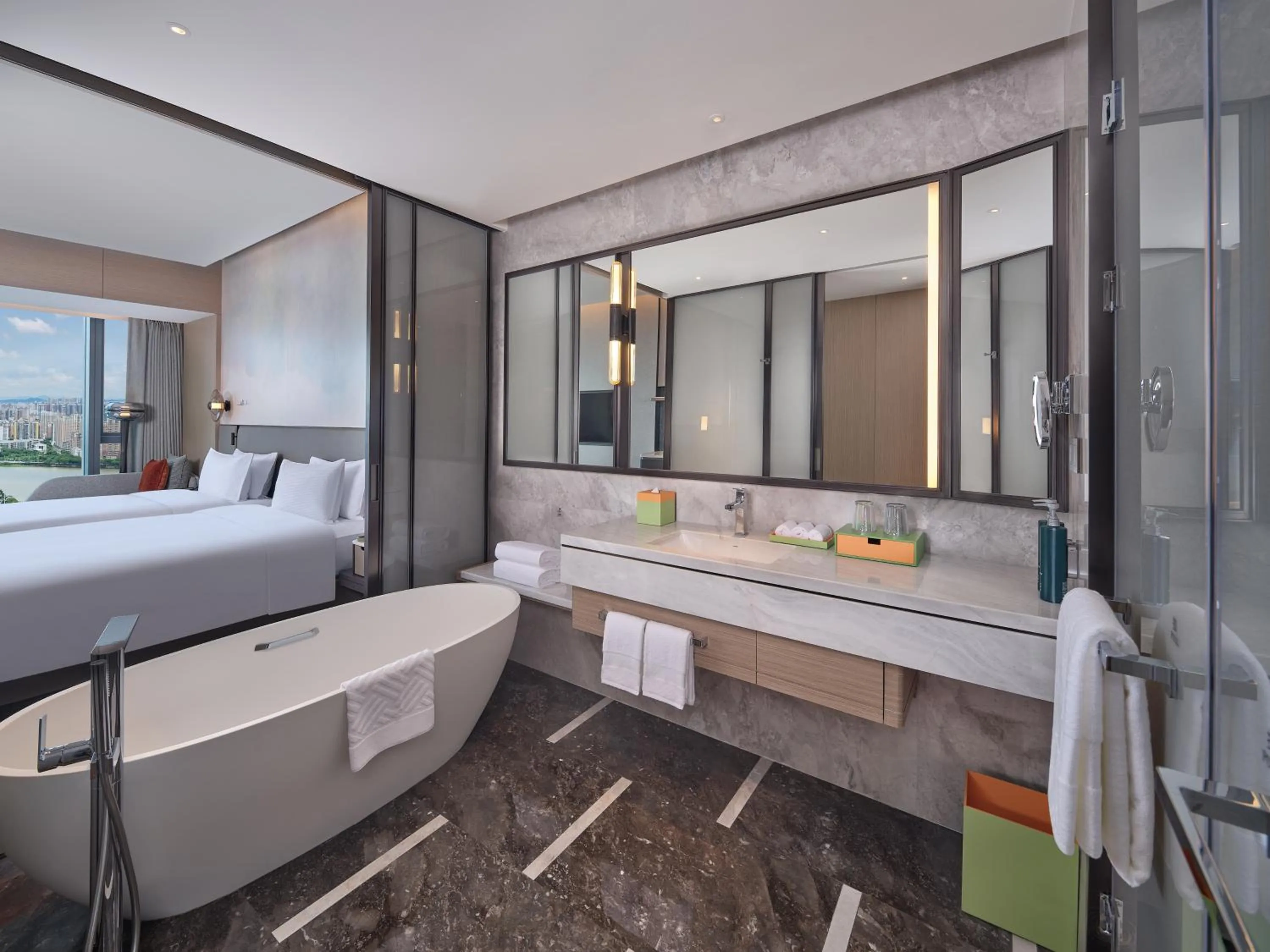 Bath, Bed in Hilton Huizhou