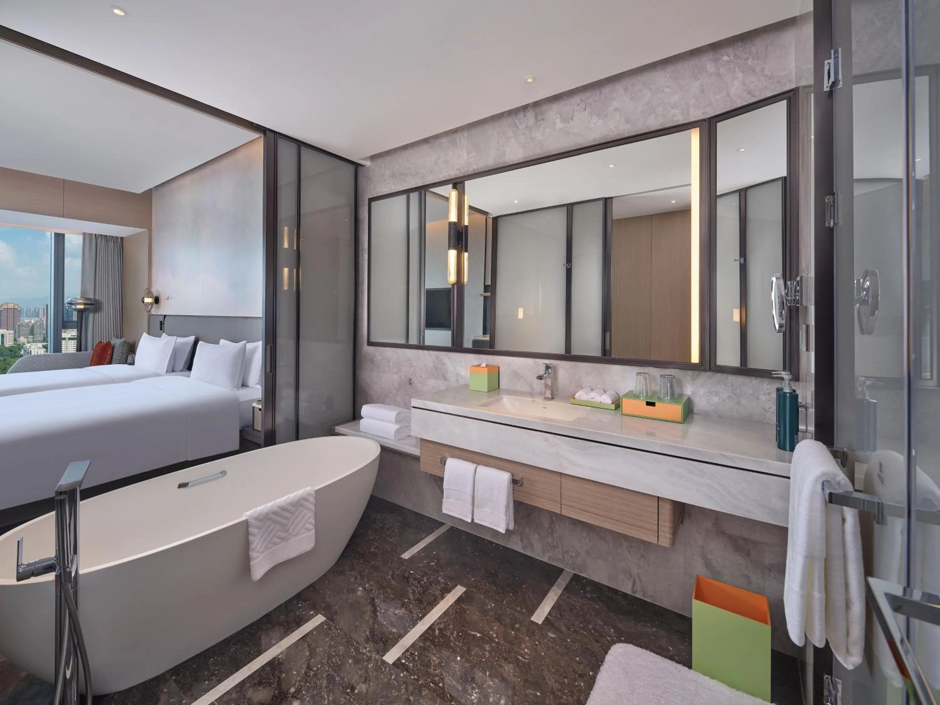 Bath, Bed in Hilton Huizhou