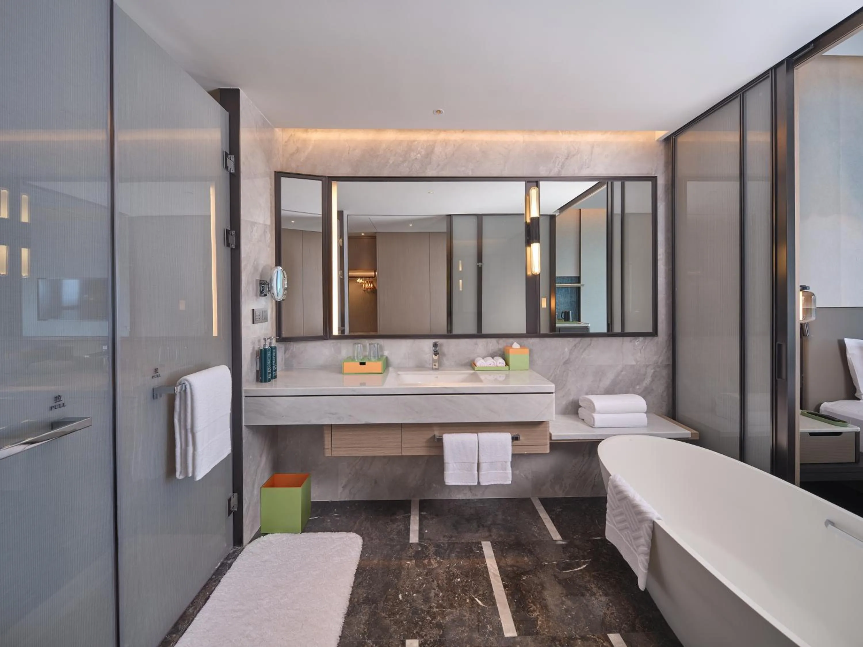 Bath in Hilton Huizhou