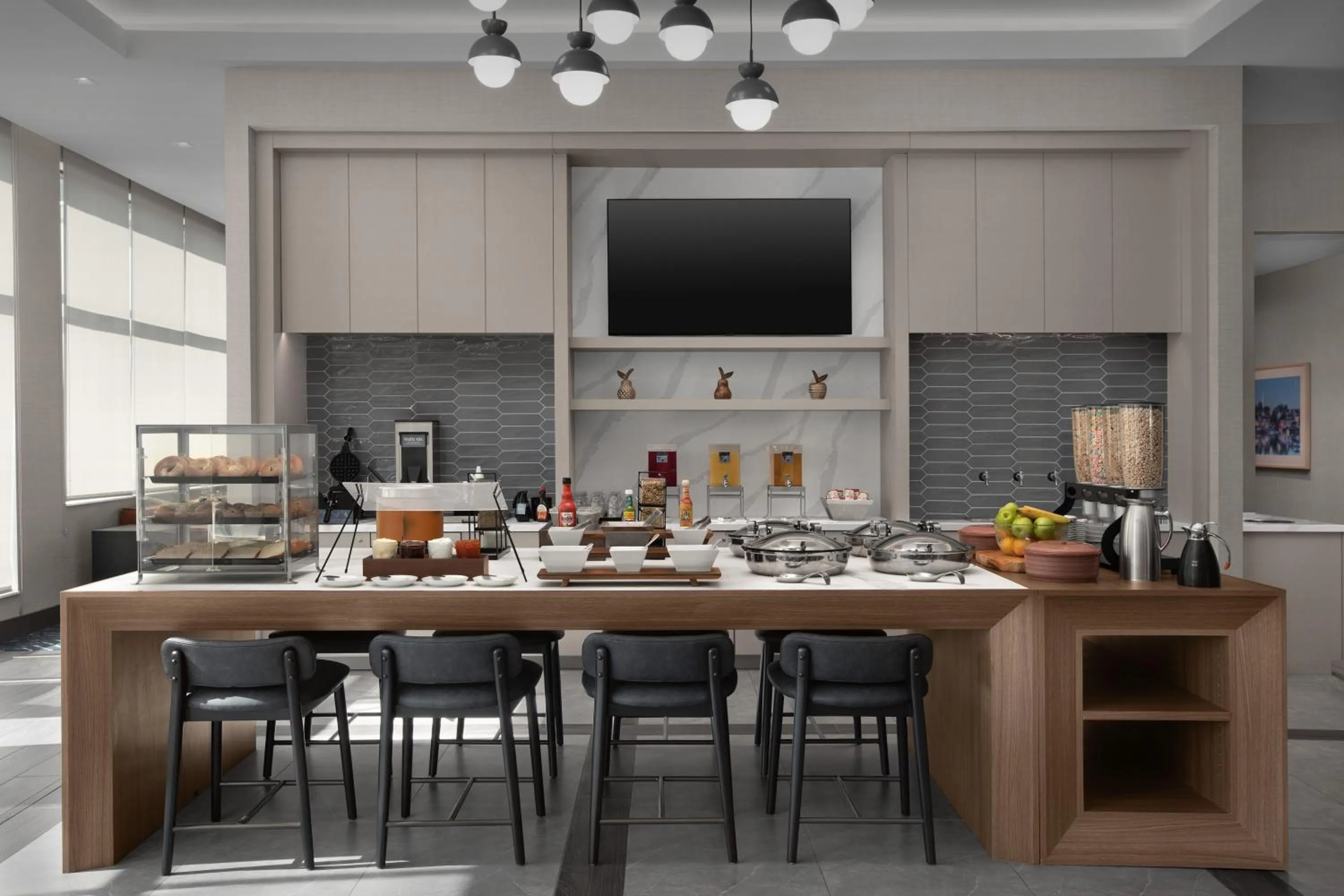 Dining area in Homewood Suites By Hilton Portsmouth Downtown