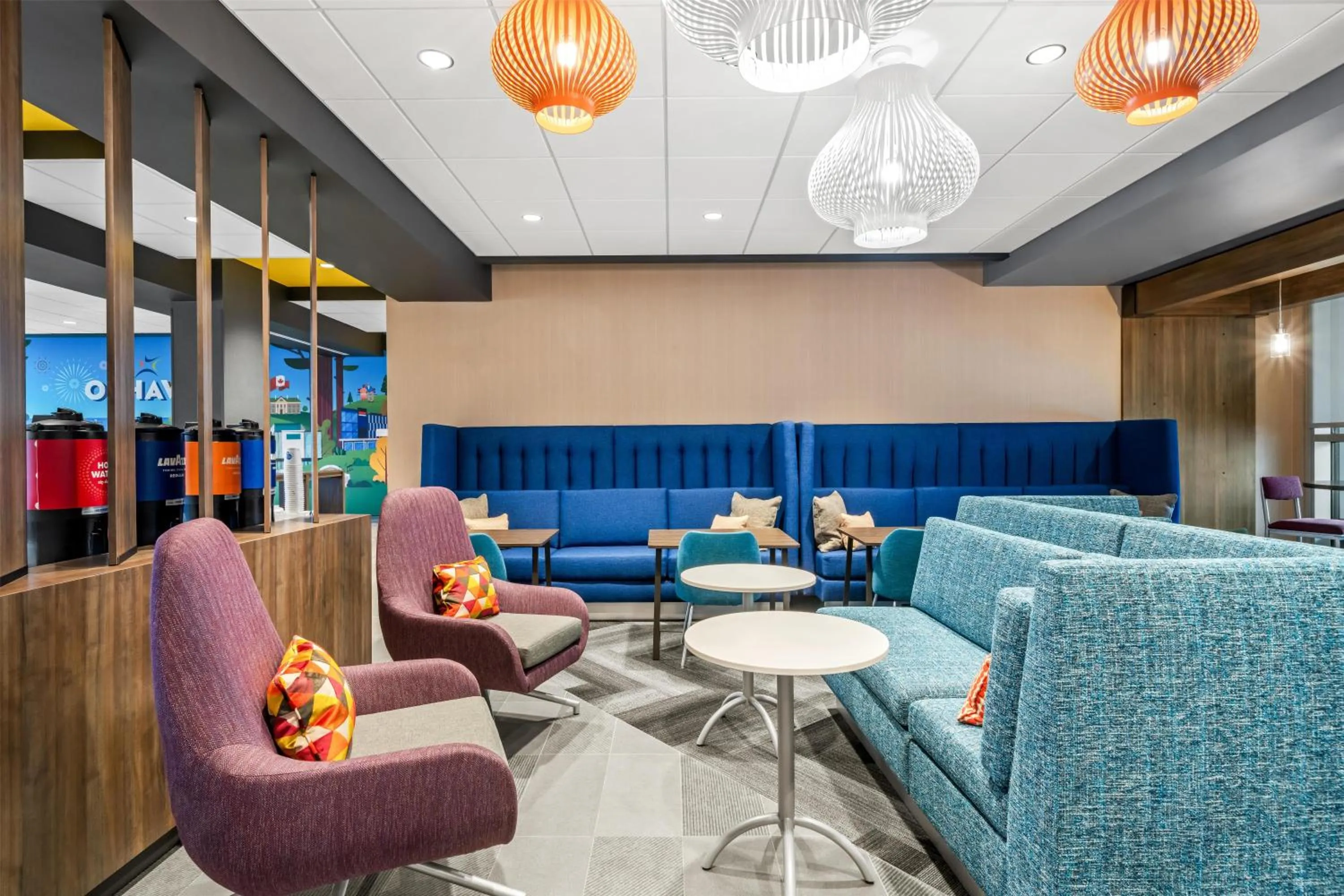 Lobby or reception in Tru By Hilton Oshawa