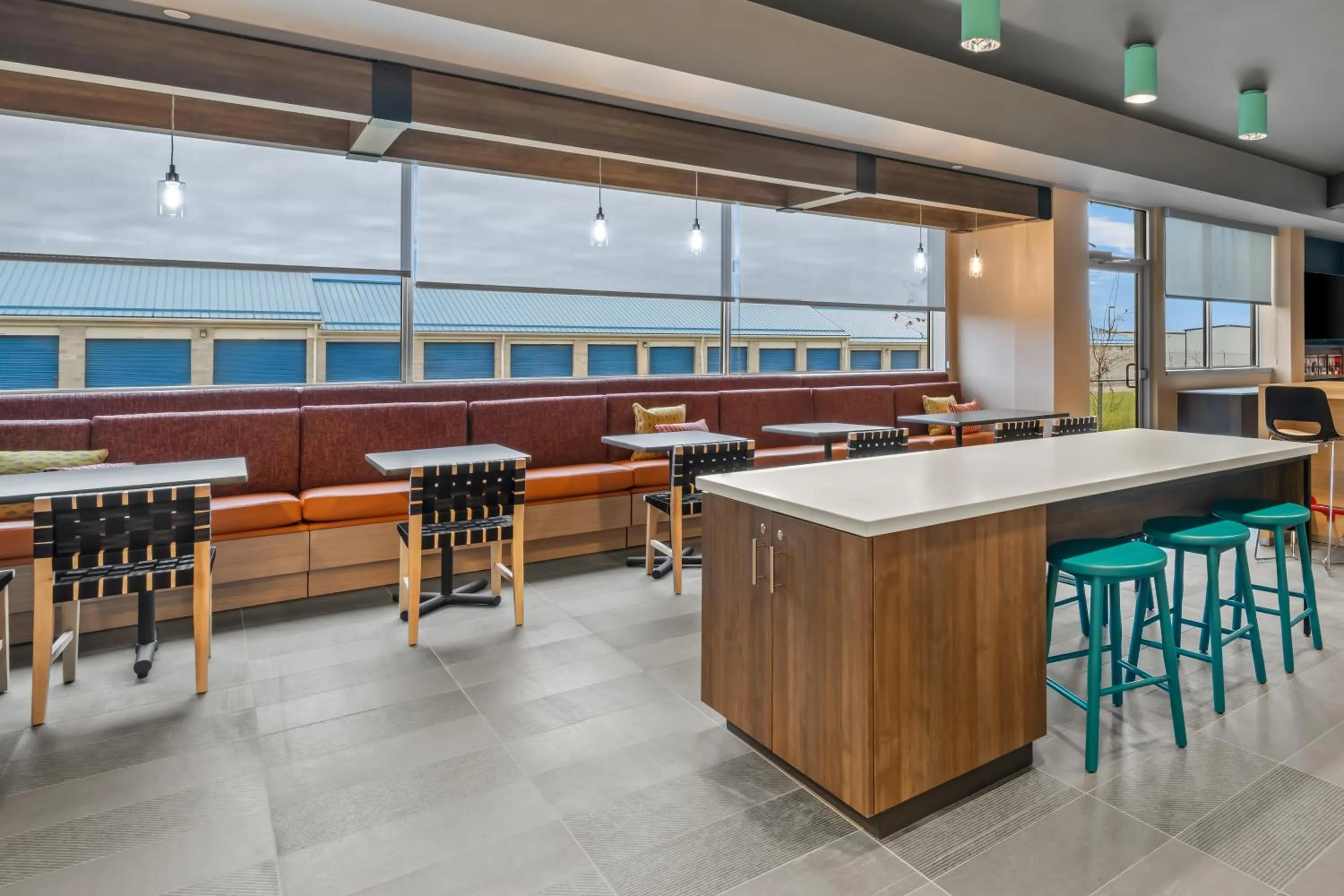 Seating area in Tru By Hilton Oshawa