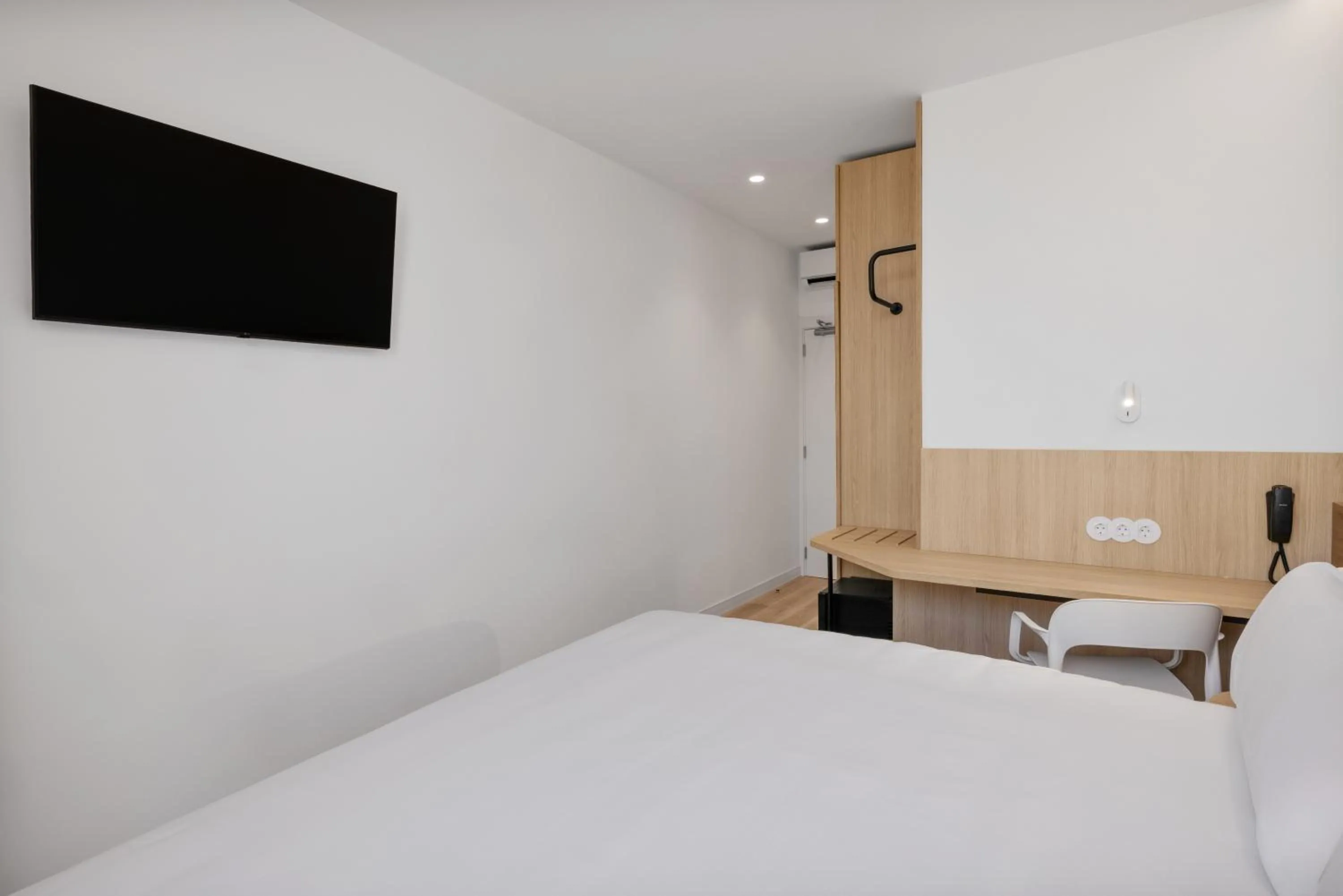 Bed in B&B HOTEL Alicante Aeropuerto