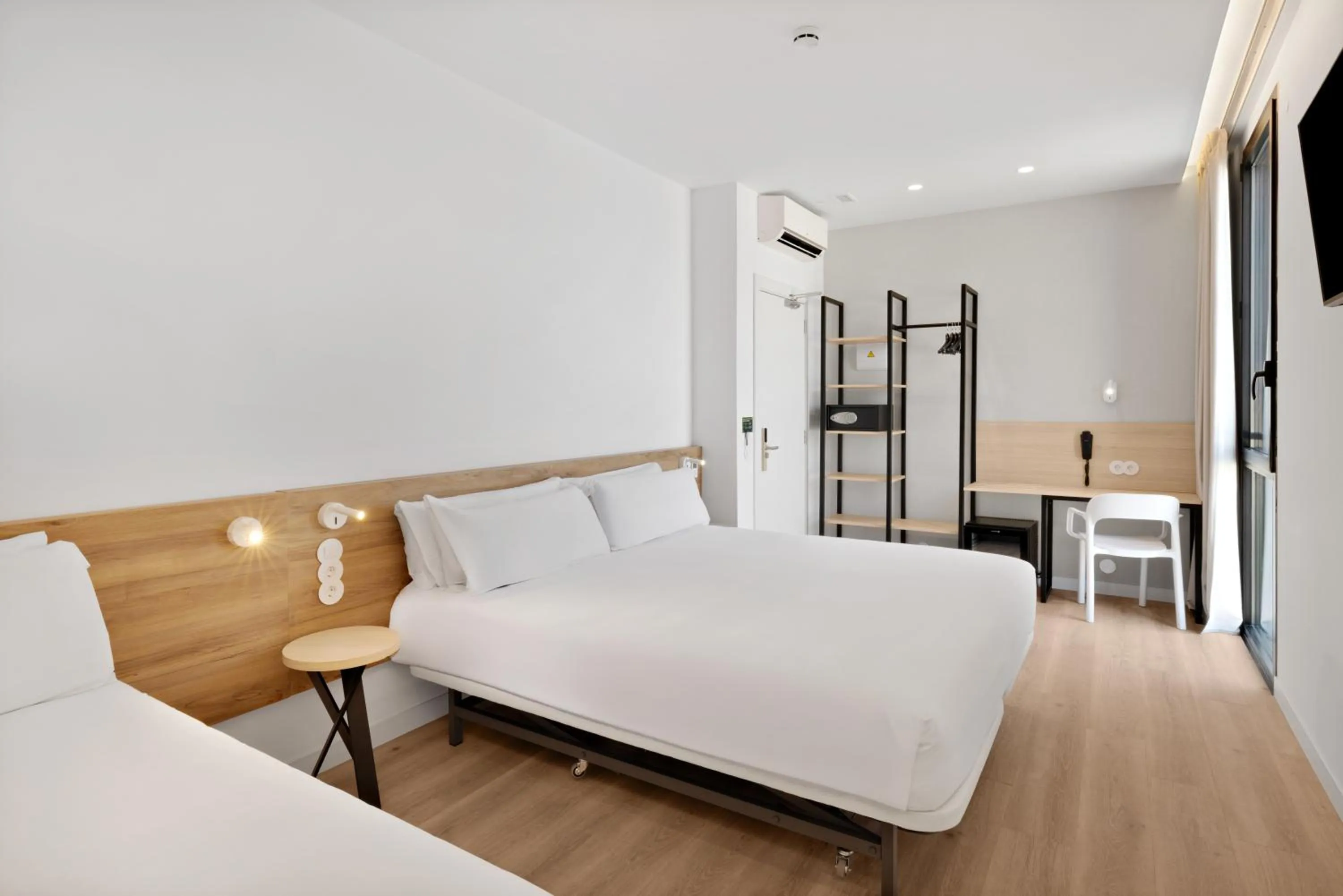 Bed in B&B HOTEL Alicante Aeropuerto