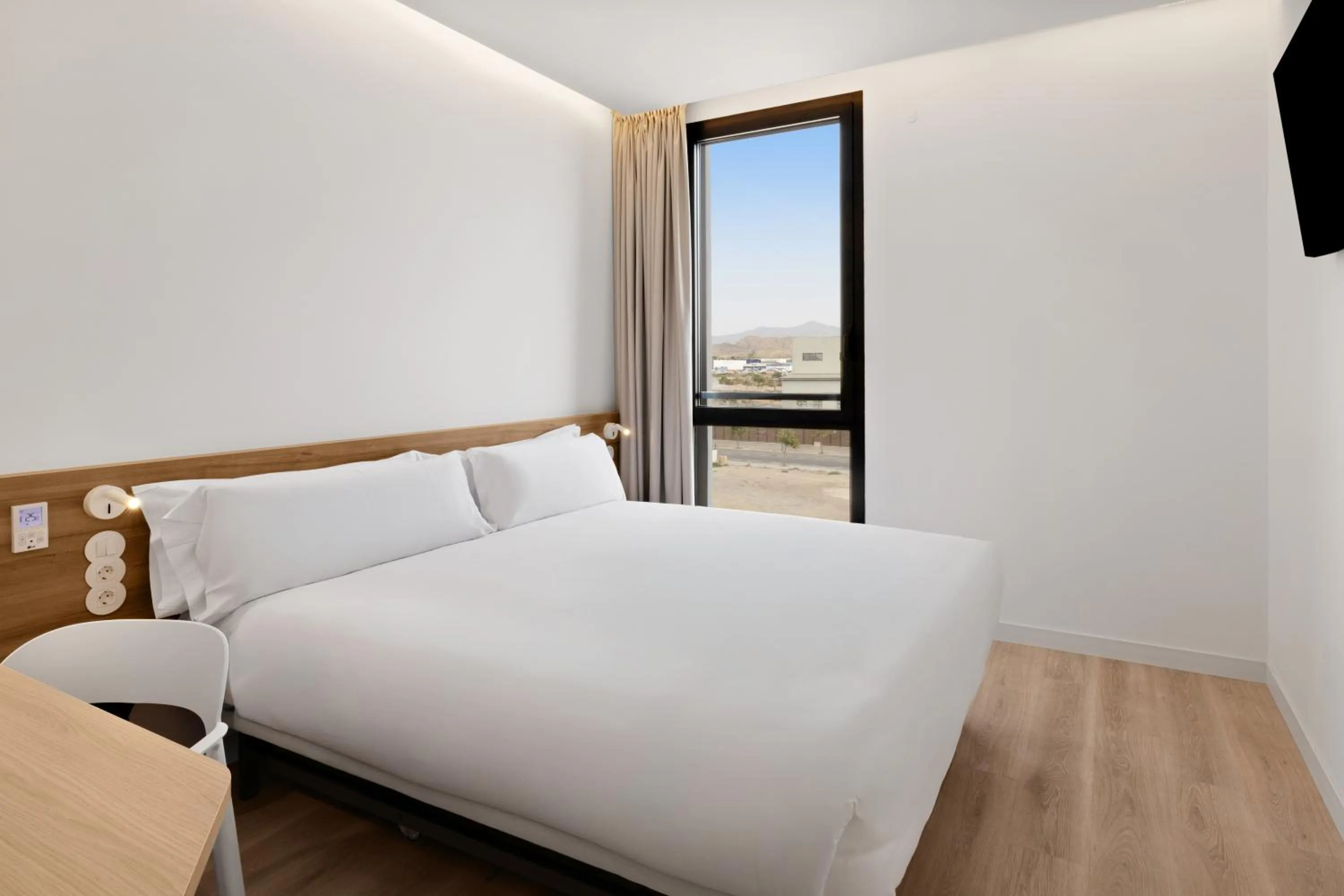 Bed in B&B HOTEL Alicante Aeropuerto