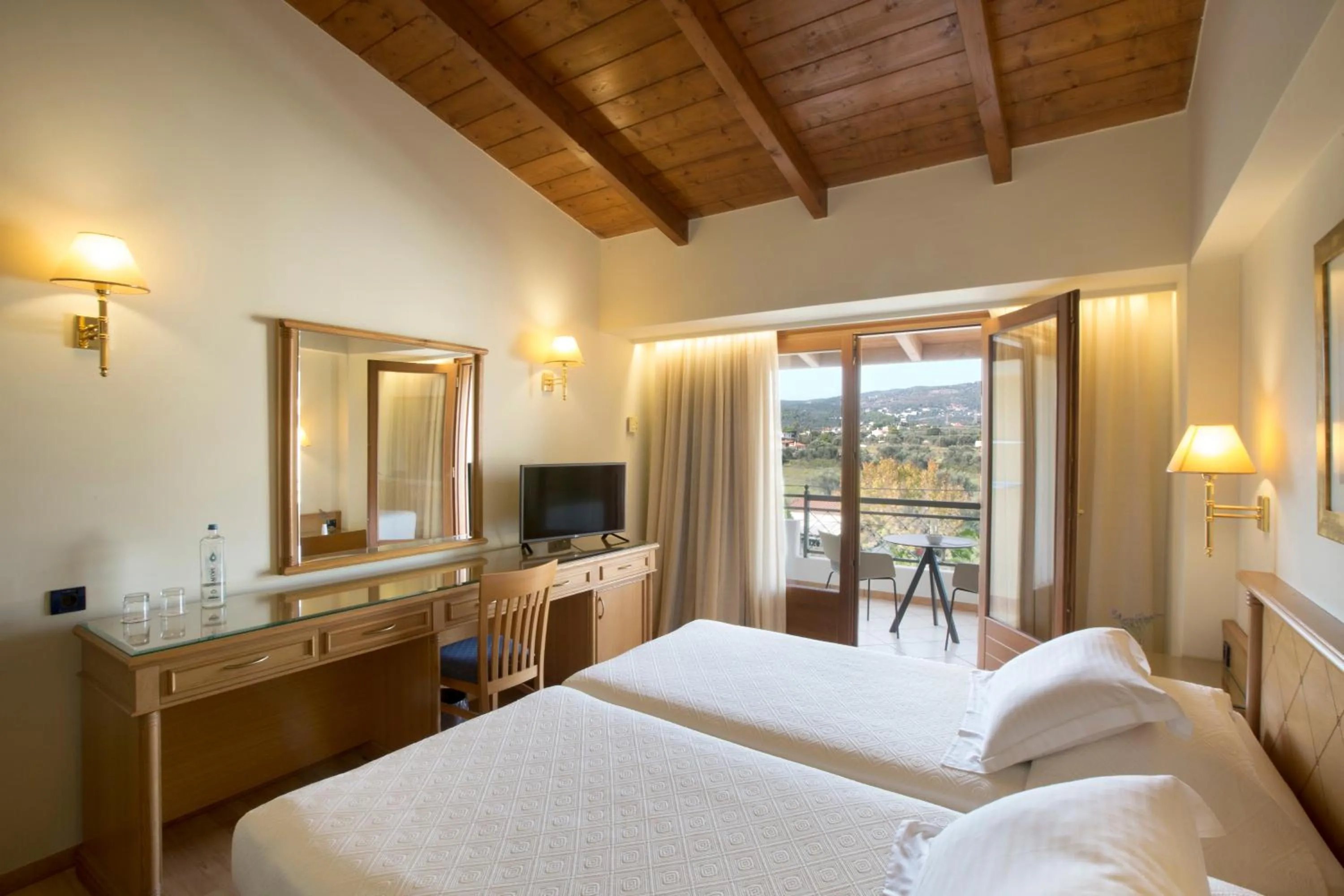 Bedroom, Bed in Negroponte Resort Eretria